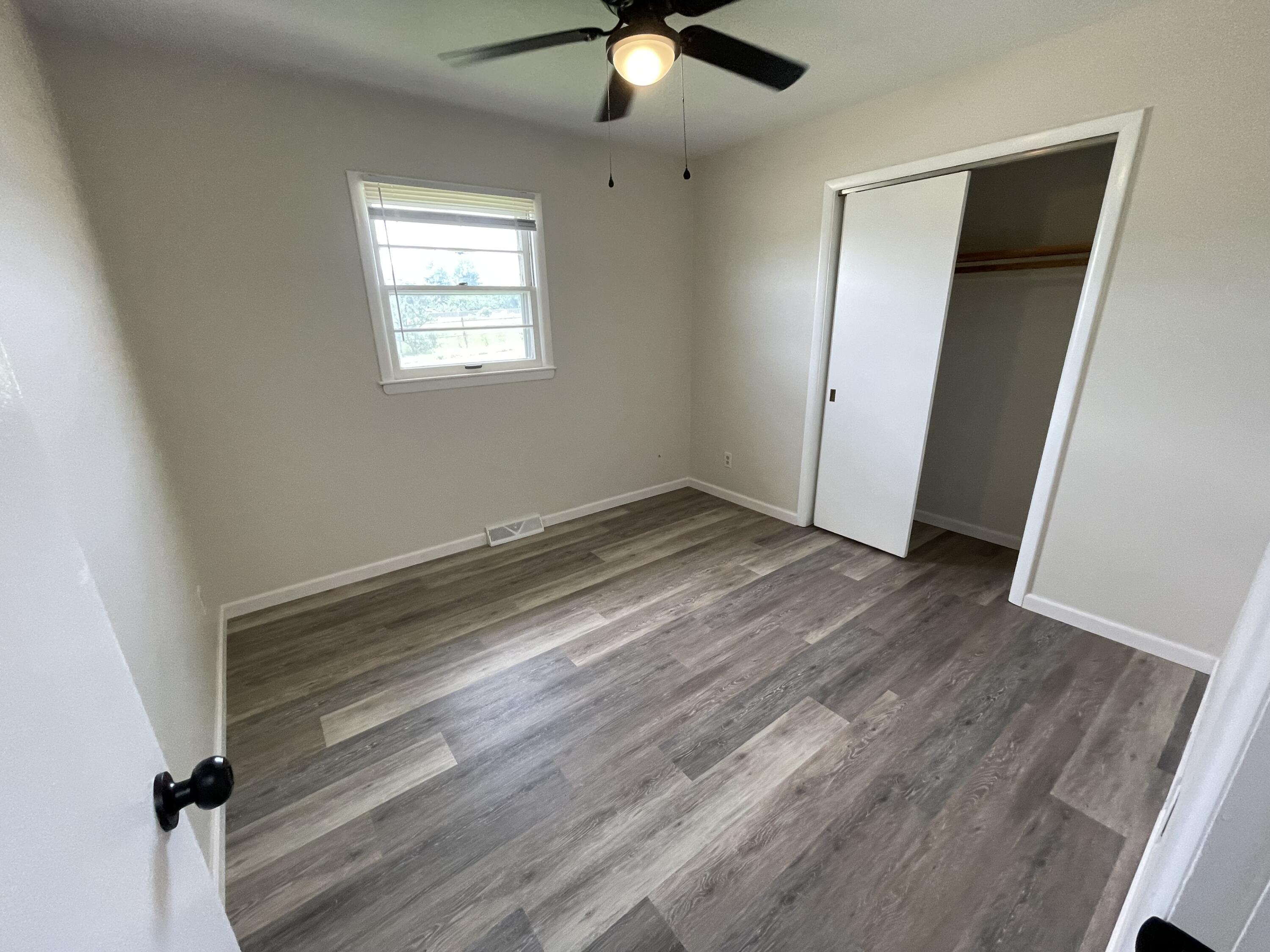 2207 Clark Ln Property Photo 9