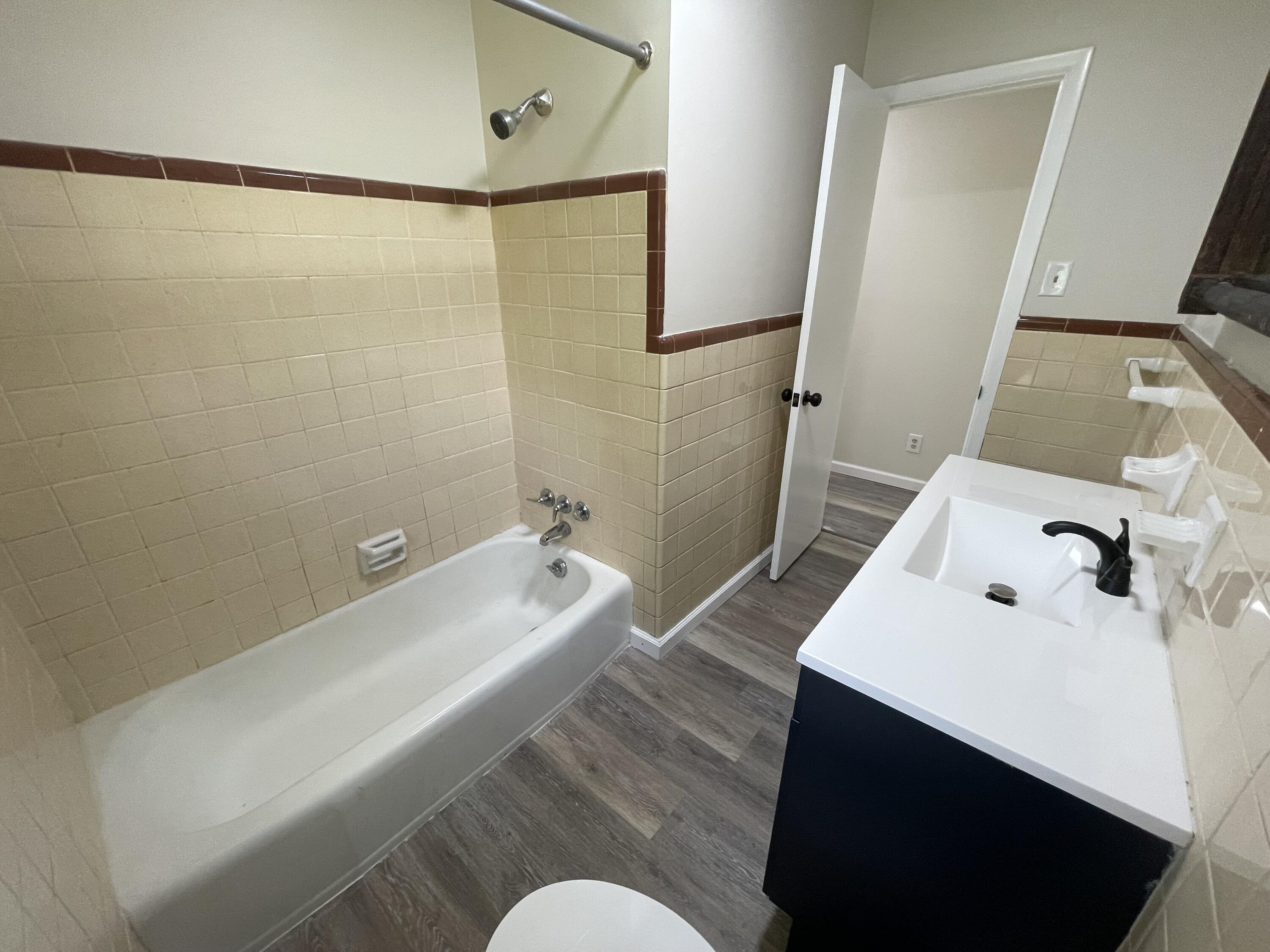 2207 Clark Ln Property Photo 11