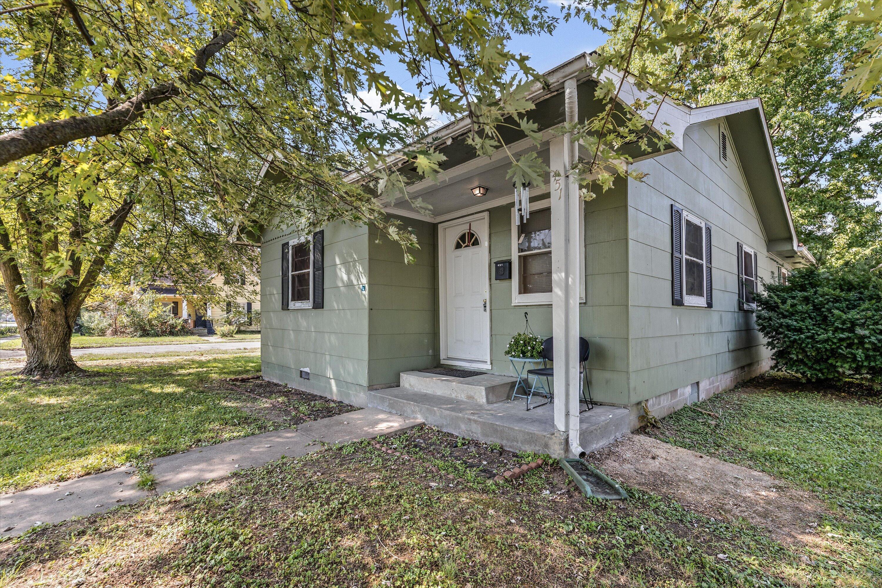 451 S Allen St Property Photo 4