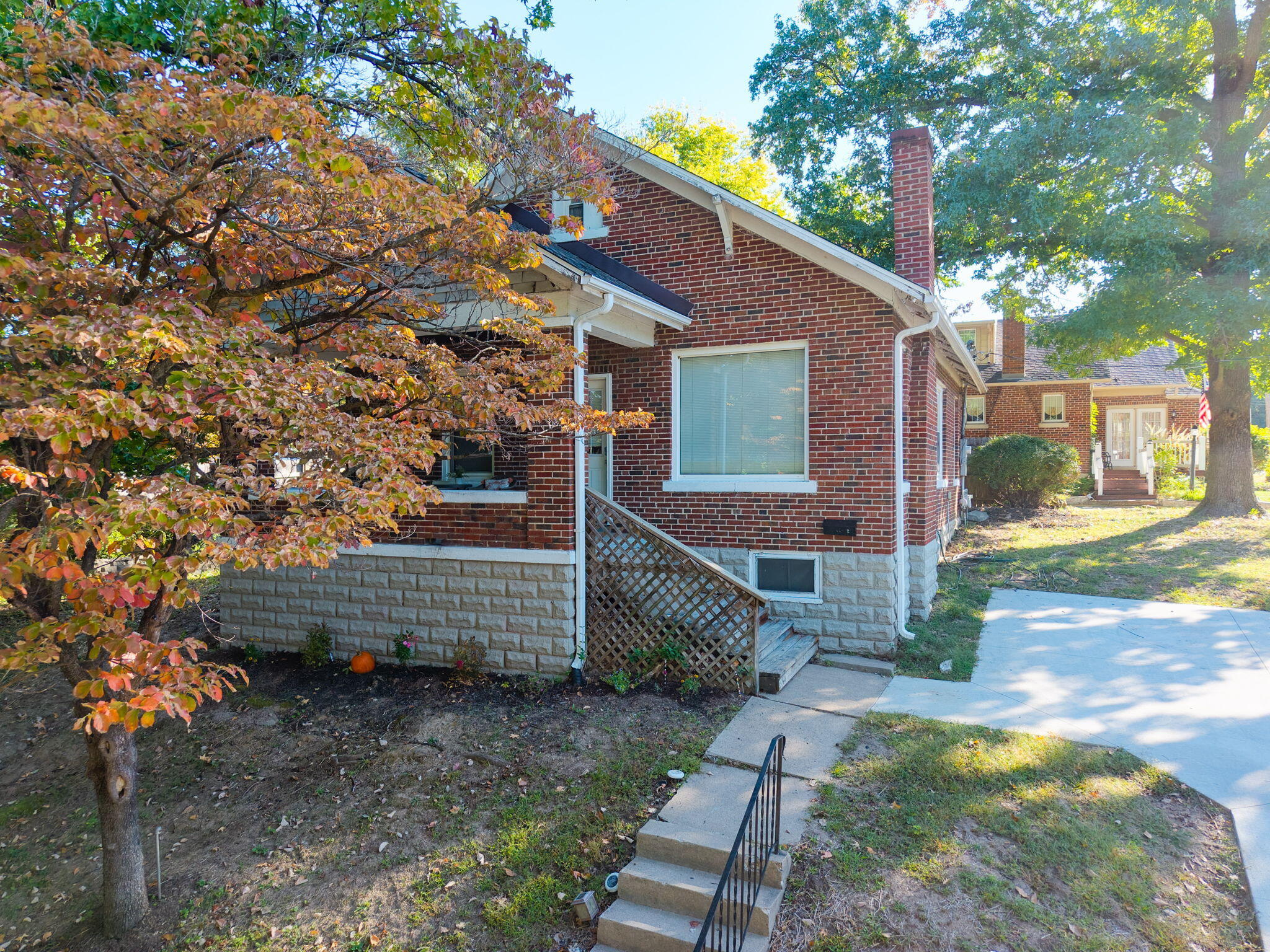 2 Riverside Dr Property Photo 5
