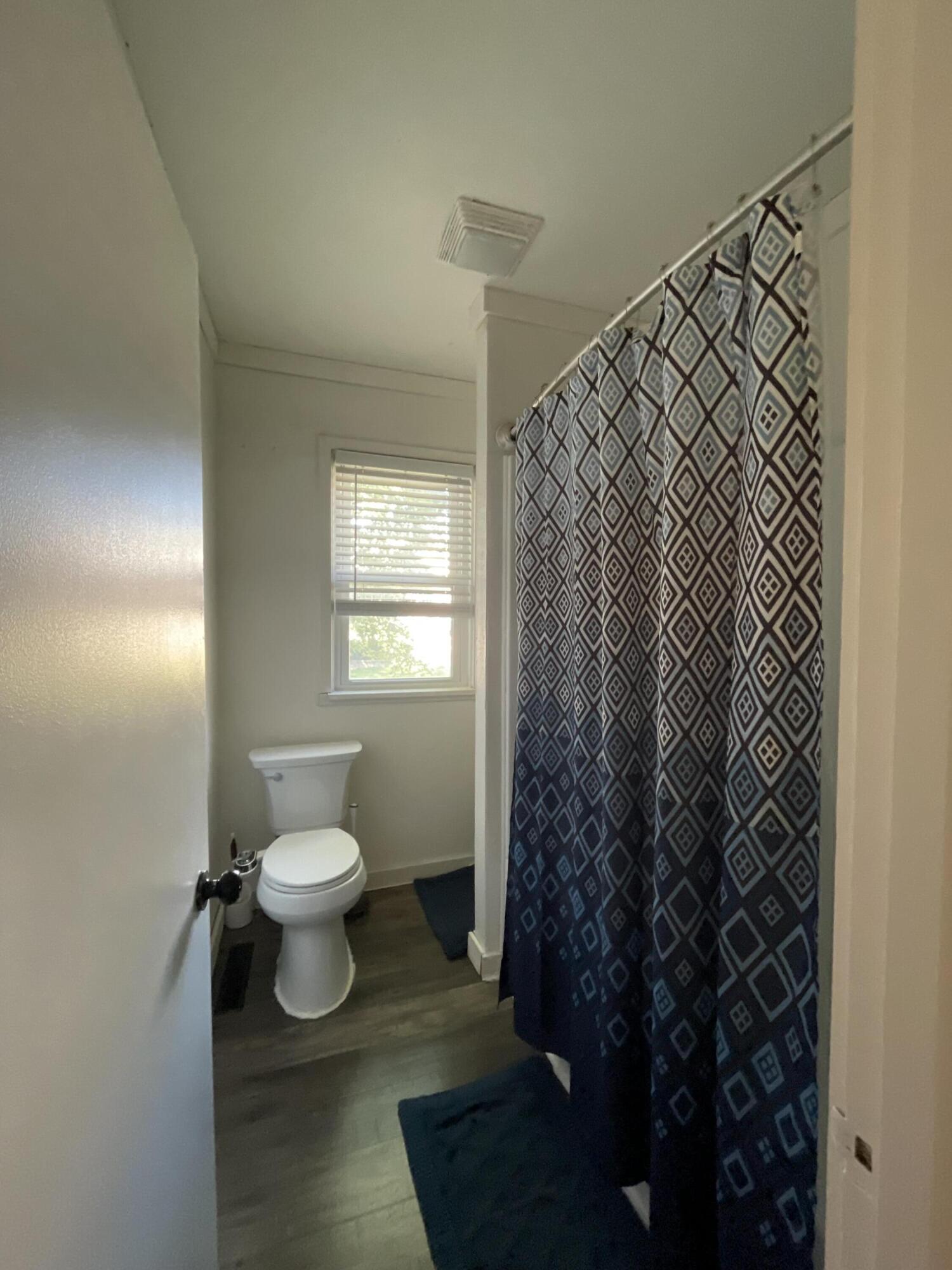 1010 E Jackson St Property Photo 12