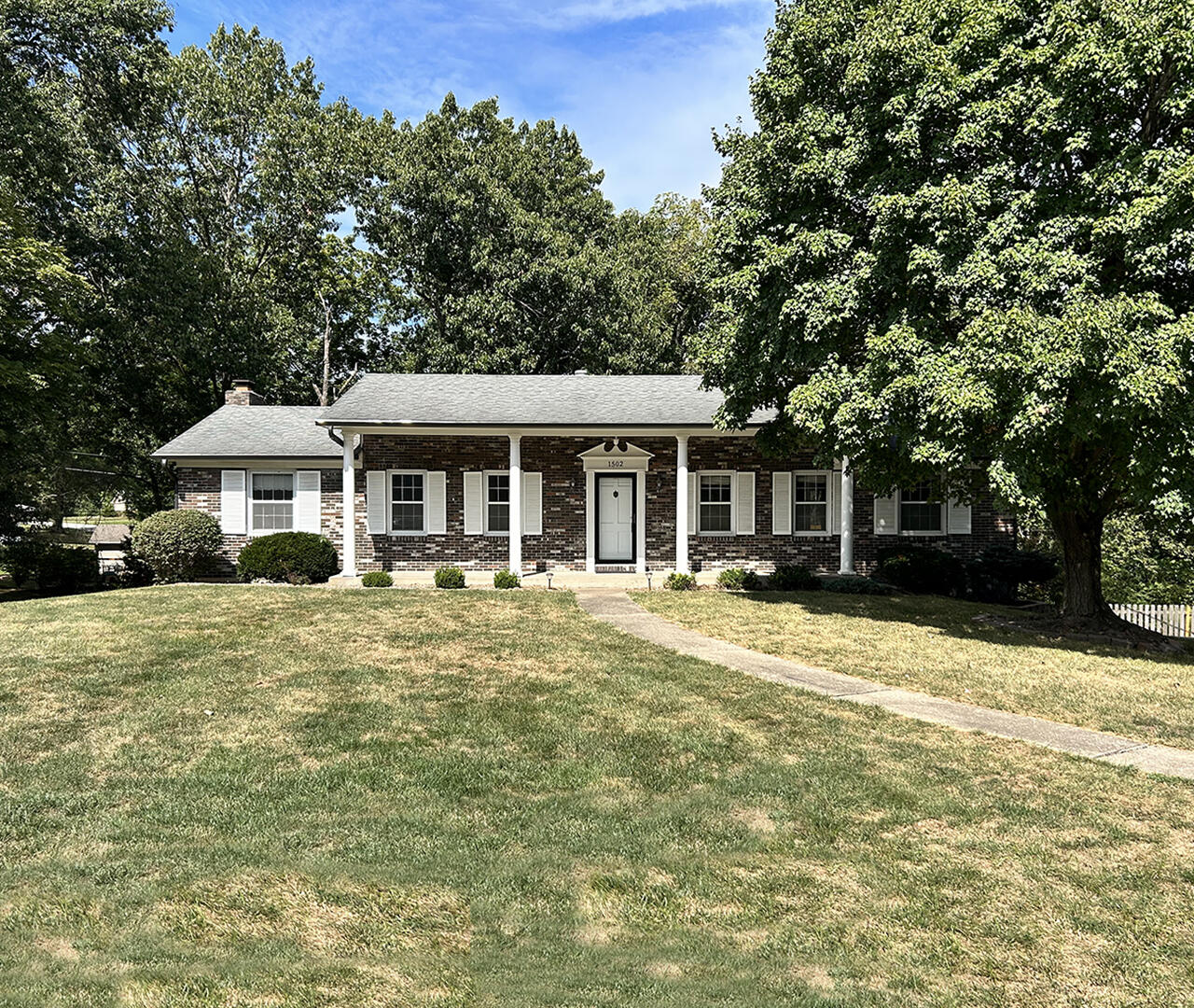 1502 N Mapleview Dr Property Photo 3