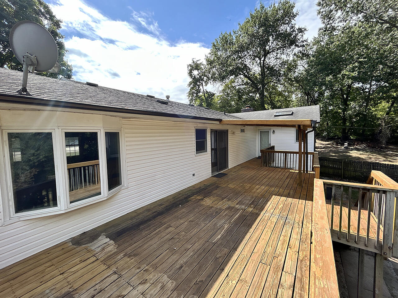 1502 N Mapleview Dr Property Photo 8