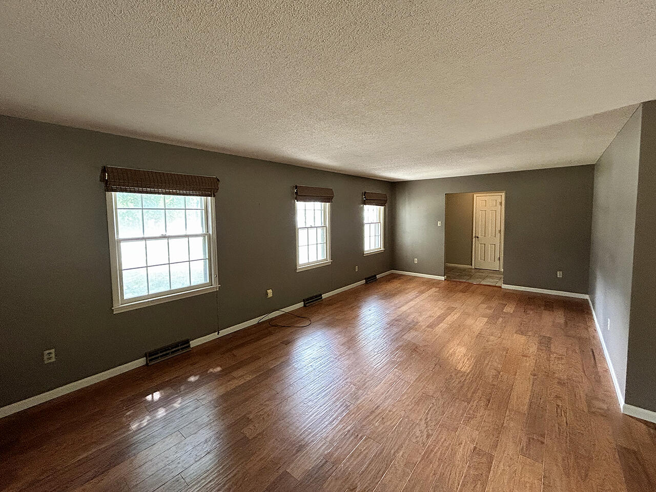 1502 N Mapleview Dr Property Photo 14