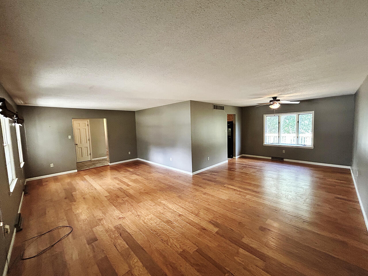 1502 N Mapleview Dr Property Photo 15