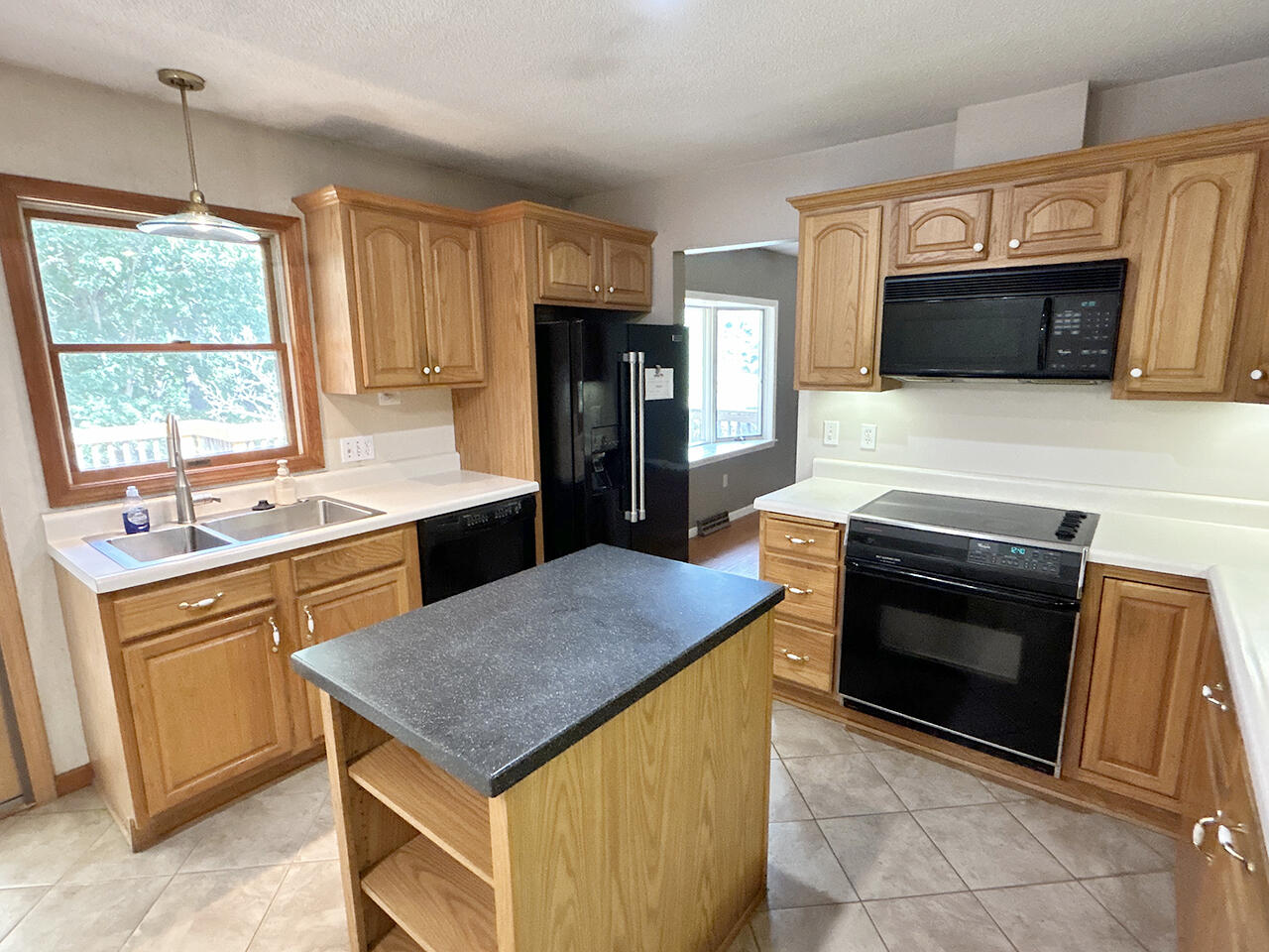 1502 N Mapleview Dr Property Photo 18
