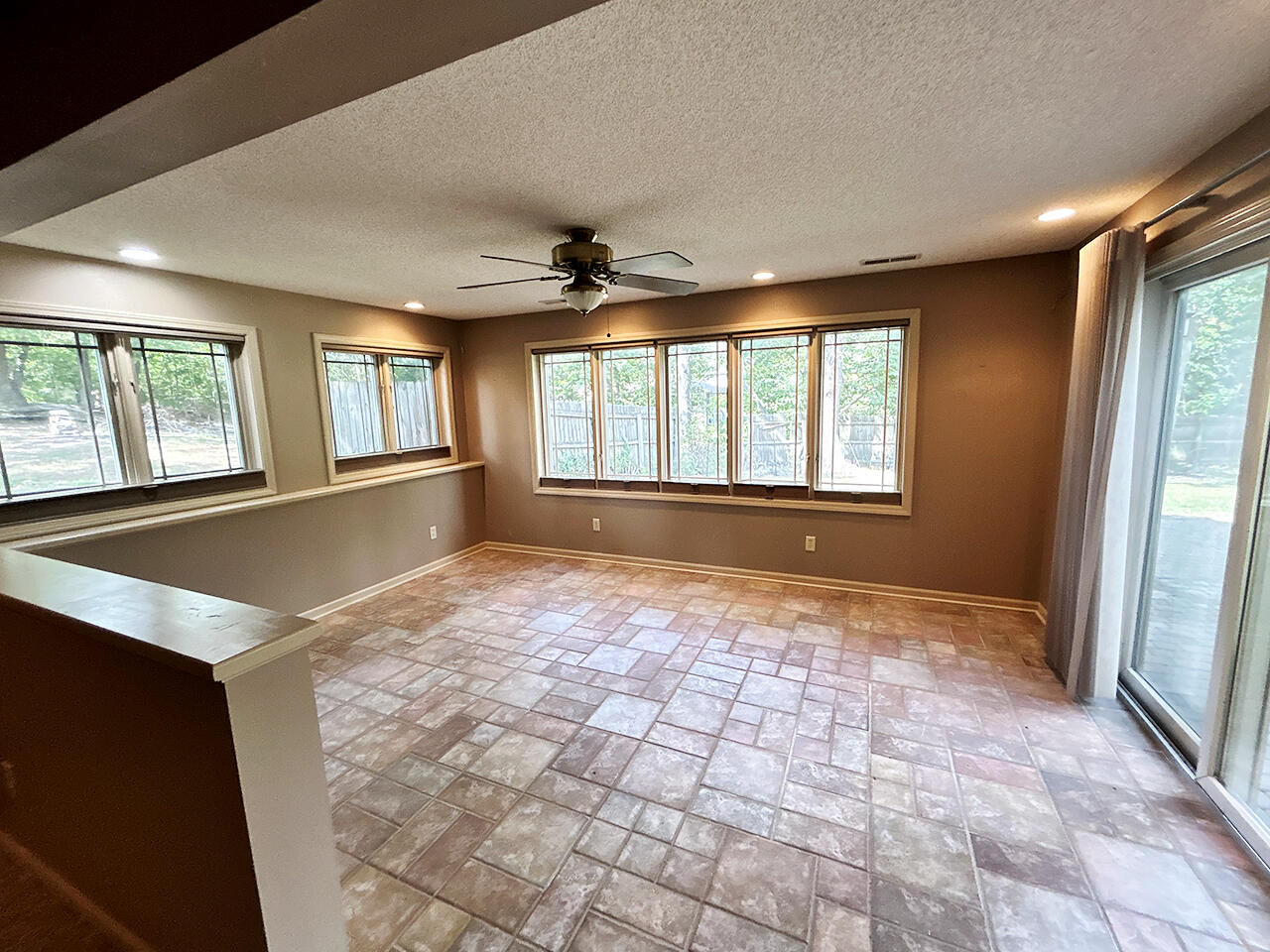 1502 N Mapleview Dr Property Photo 26