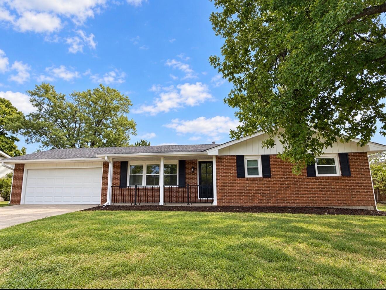 1800 Iris Dr Property Photo 1