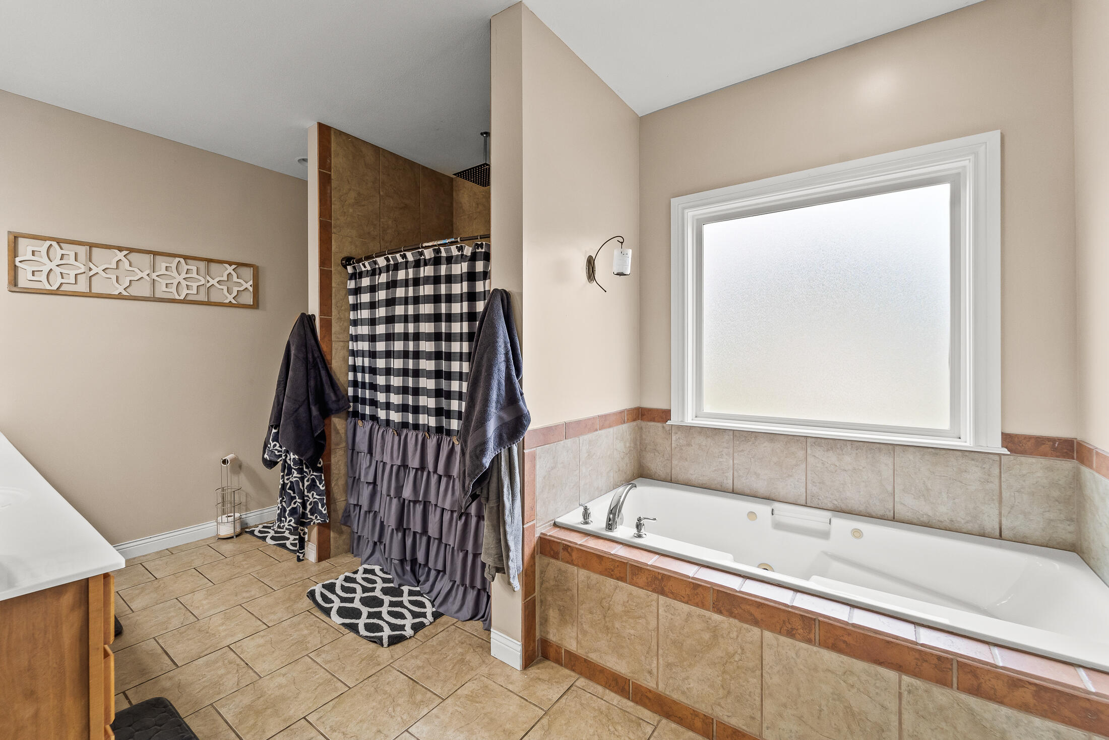 311 Sarah Dr Property Photo 22