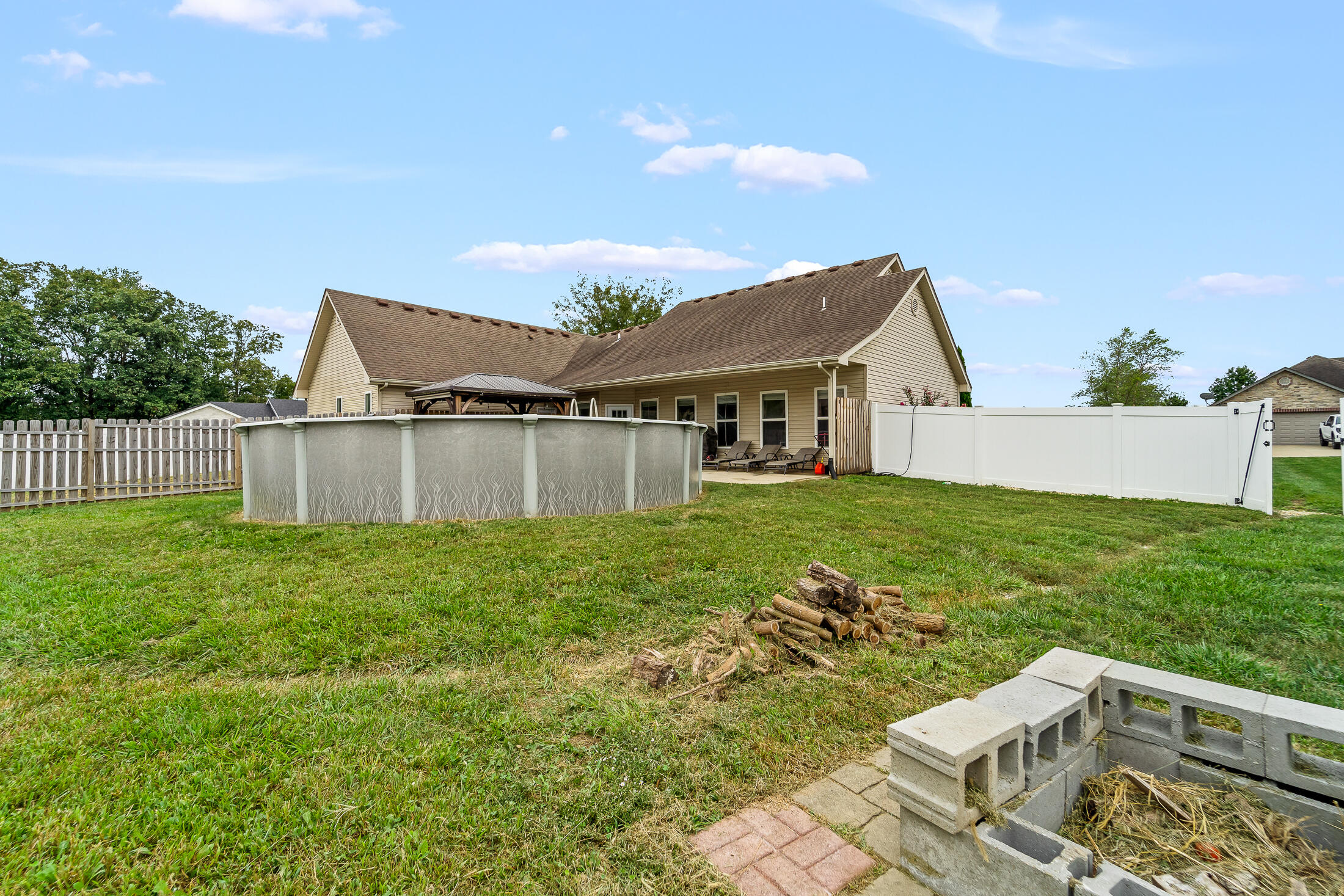311 Sarah Dr Property Photo 34