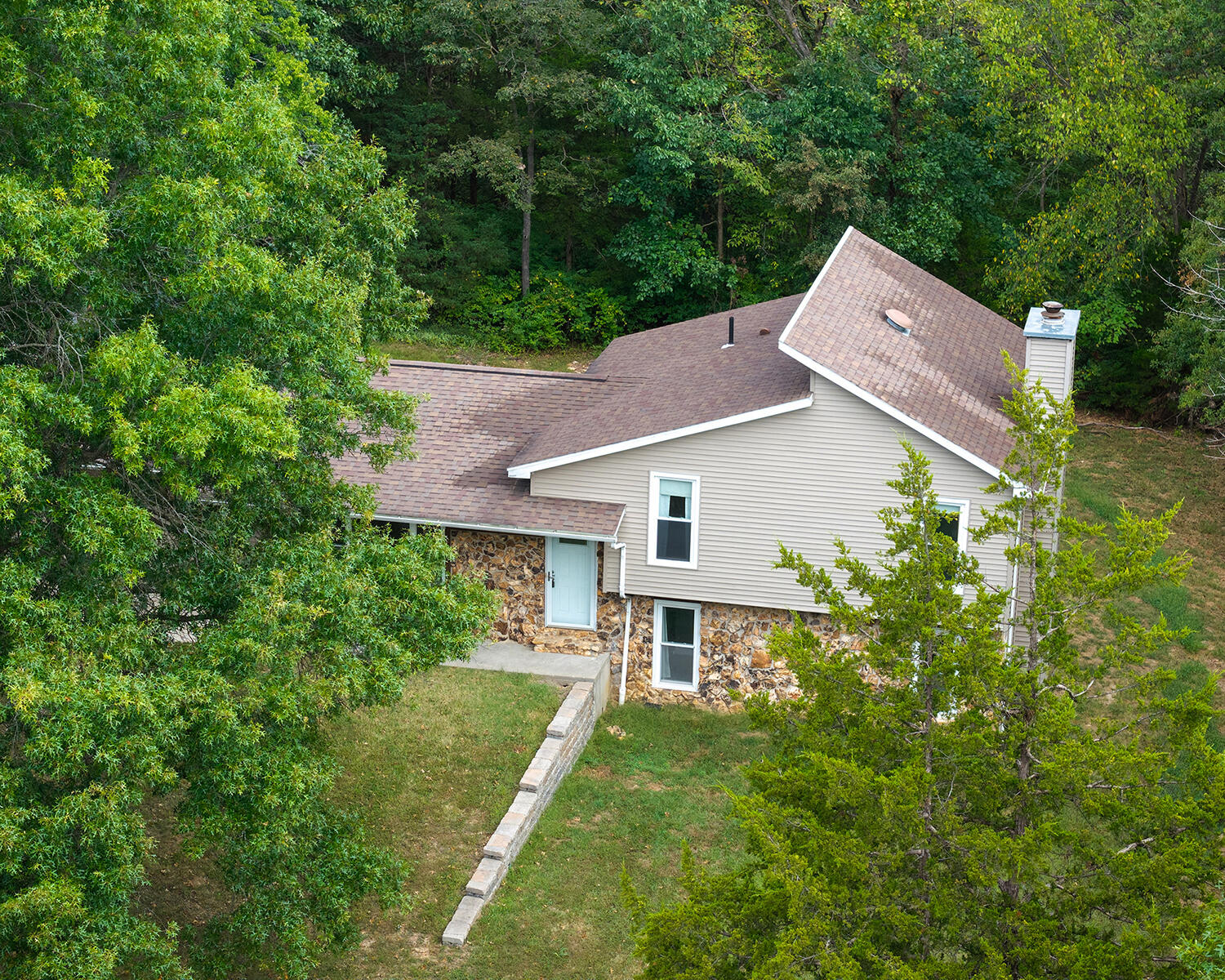 205 W Akeman Bridge Rd Property Photo 2