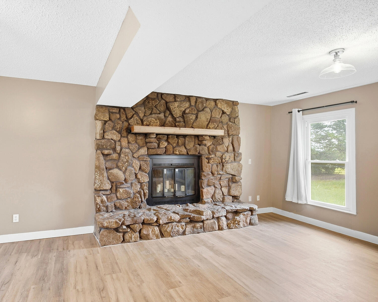 205 W Akeman Bridge Rd Property Photo 12