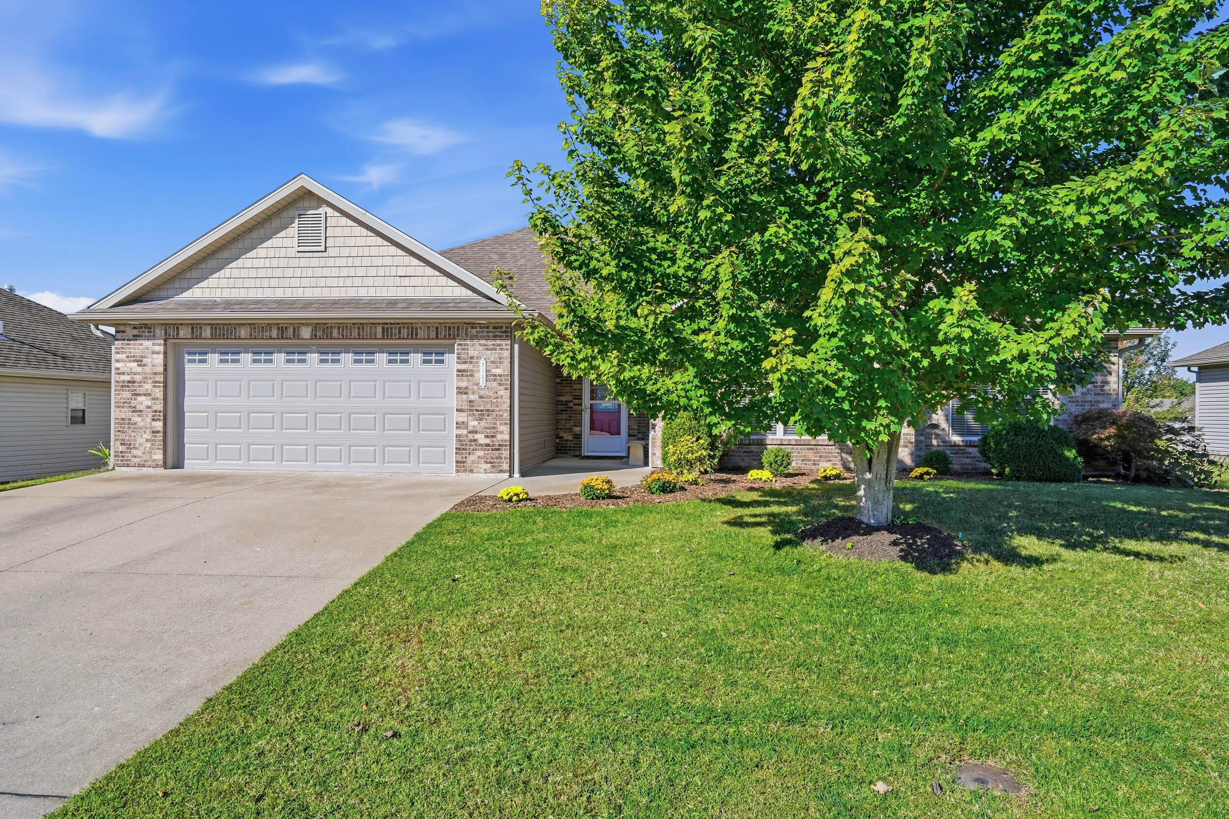 2603 Iron Gate Dr Property Photo 5