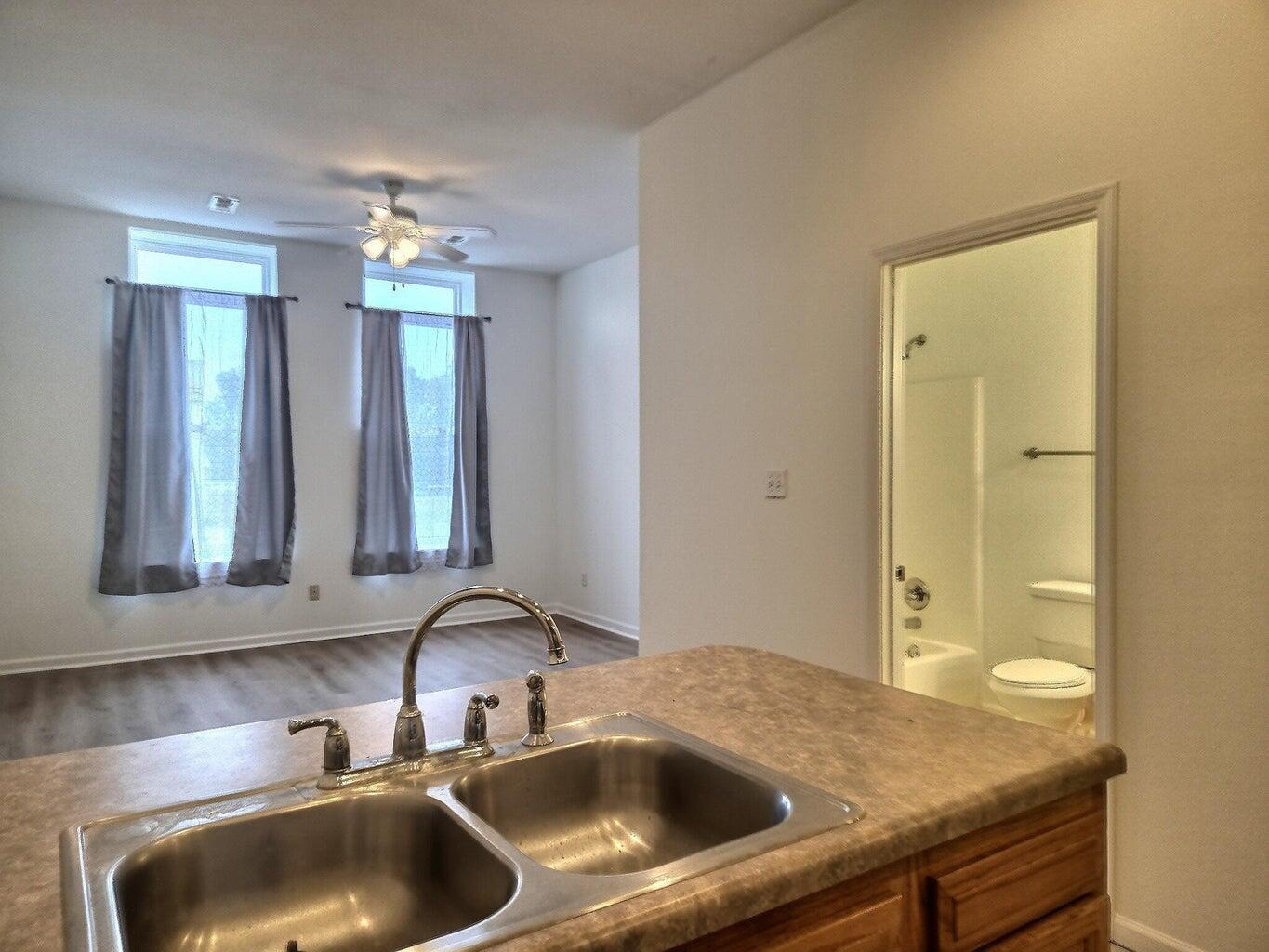 419 E Spring St B Property Photo 6