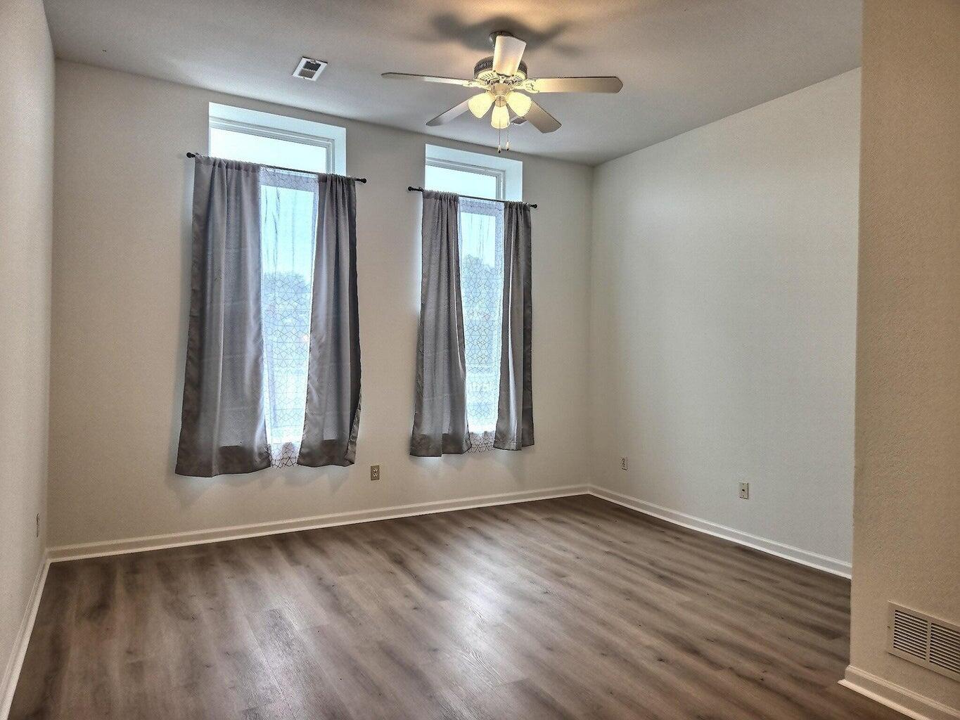 419 E Spring St B Property Photo 9