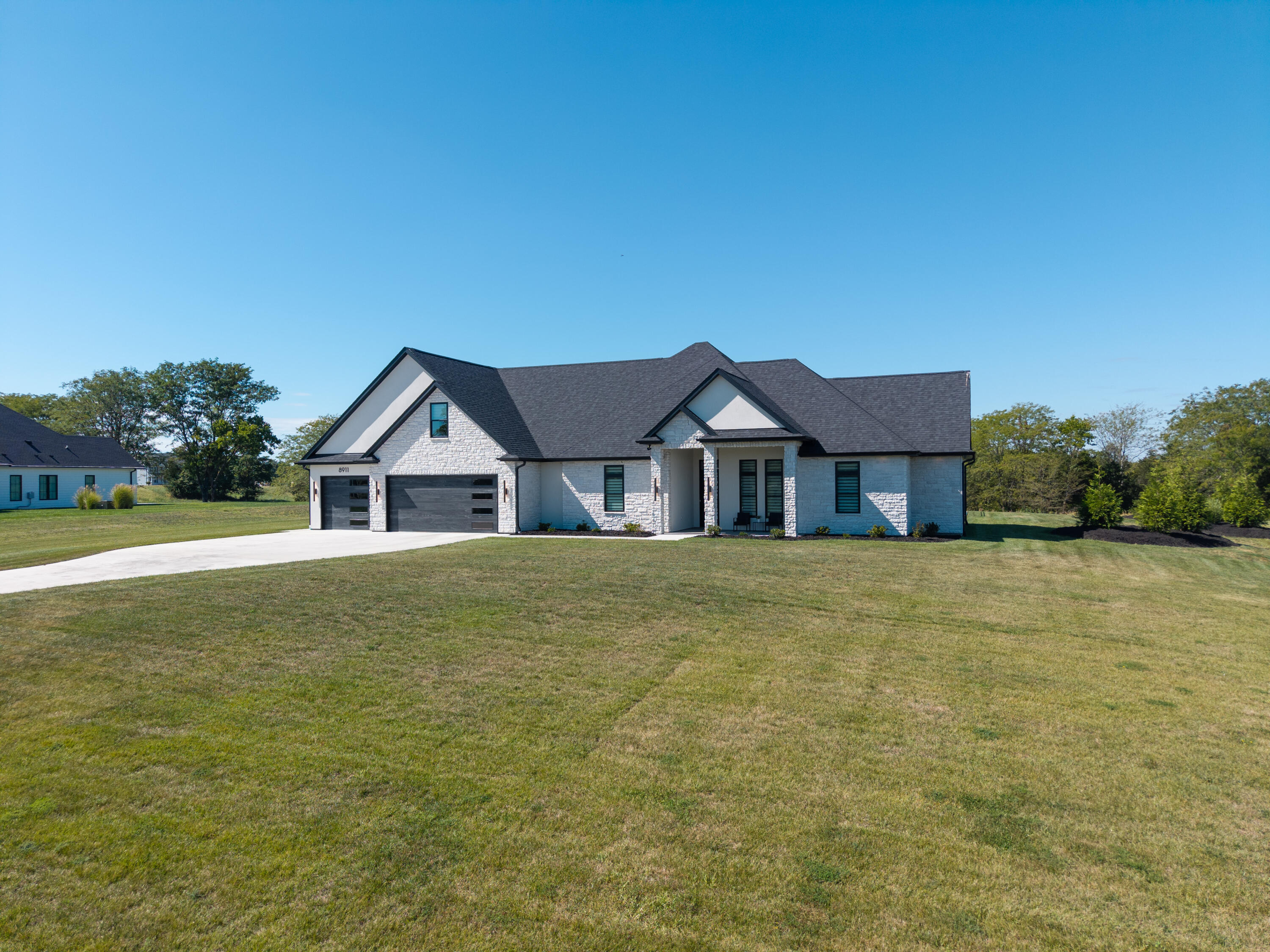 8911 S Lagos Dr Property Photo