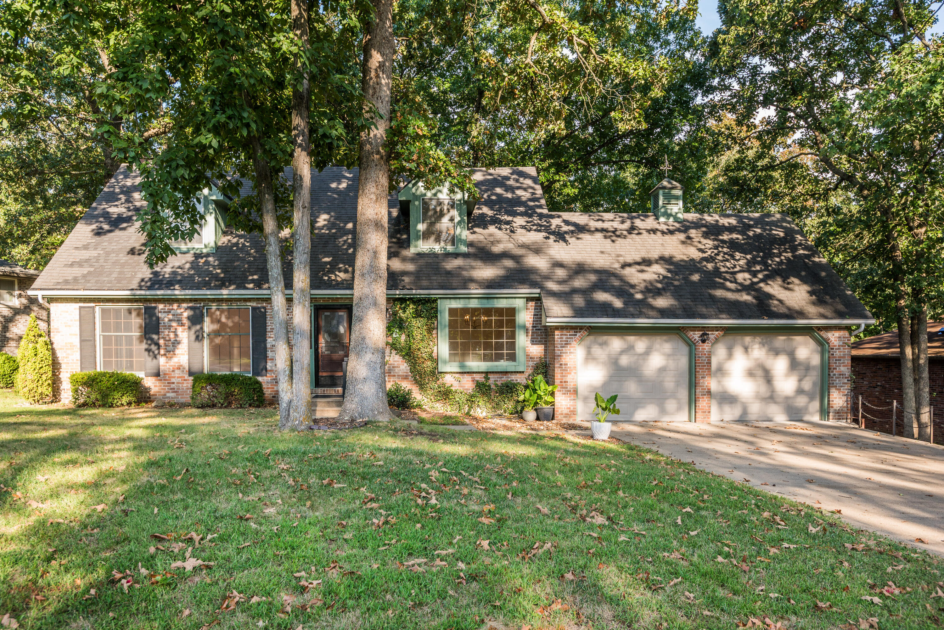 1743 Engelwood Dr Property Photo 1