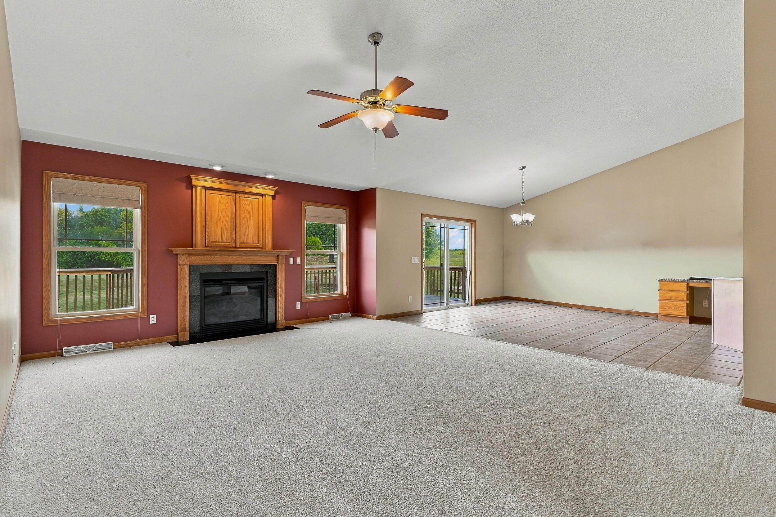 9325 E St Charles Rd Property Photo 4