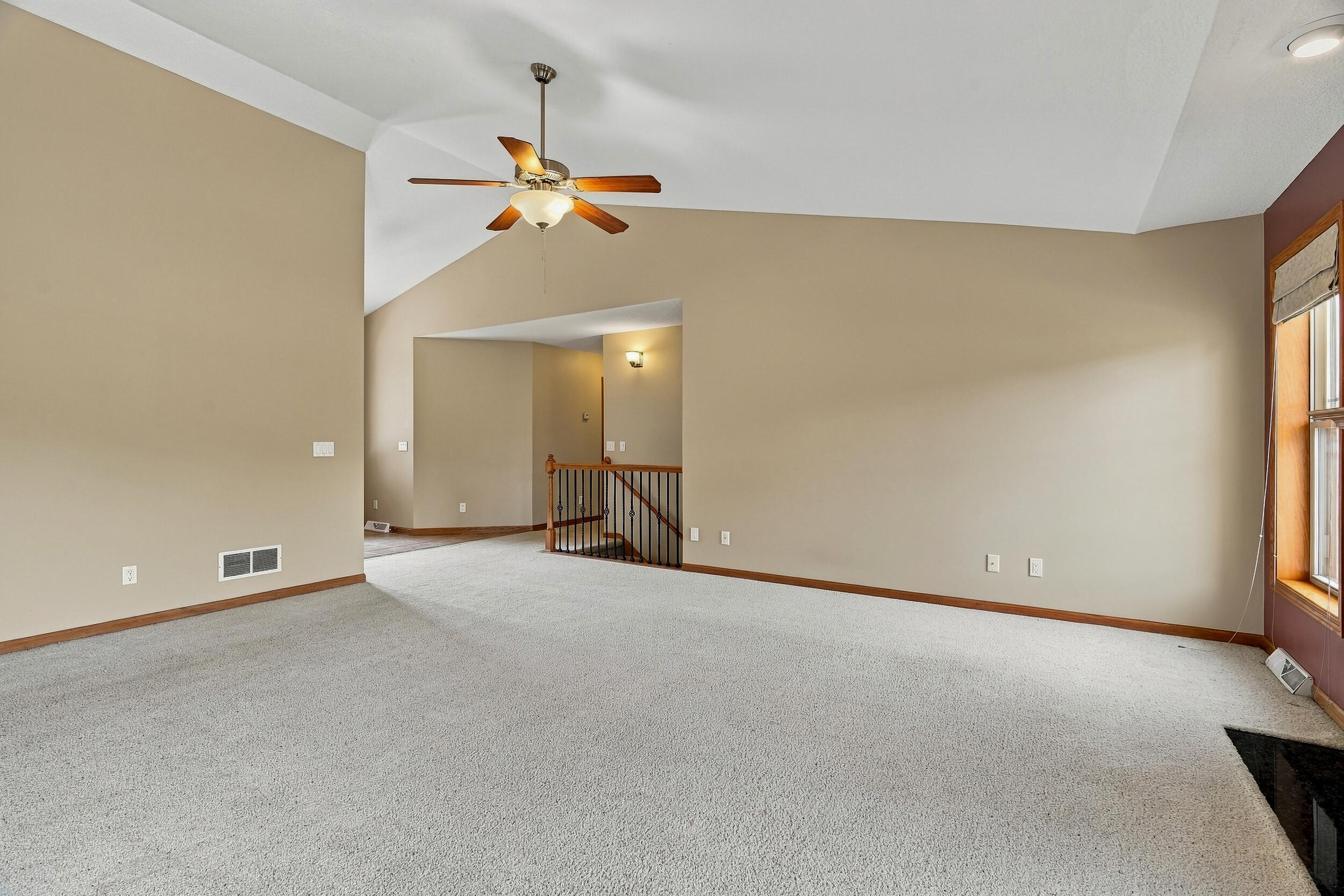 9325 E St Charles Rd Property Photo 6