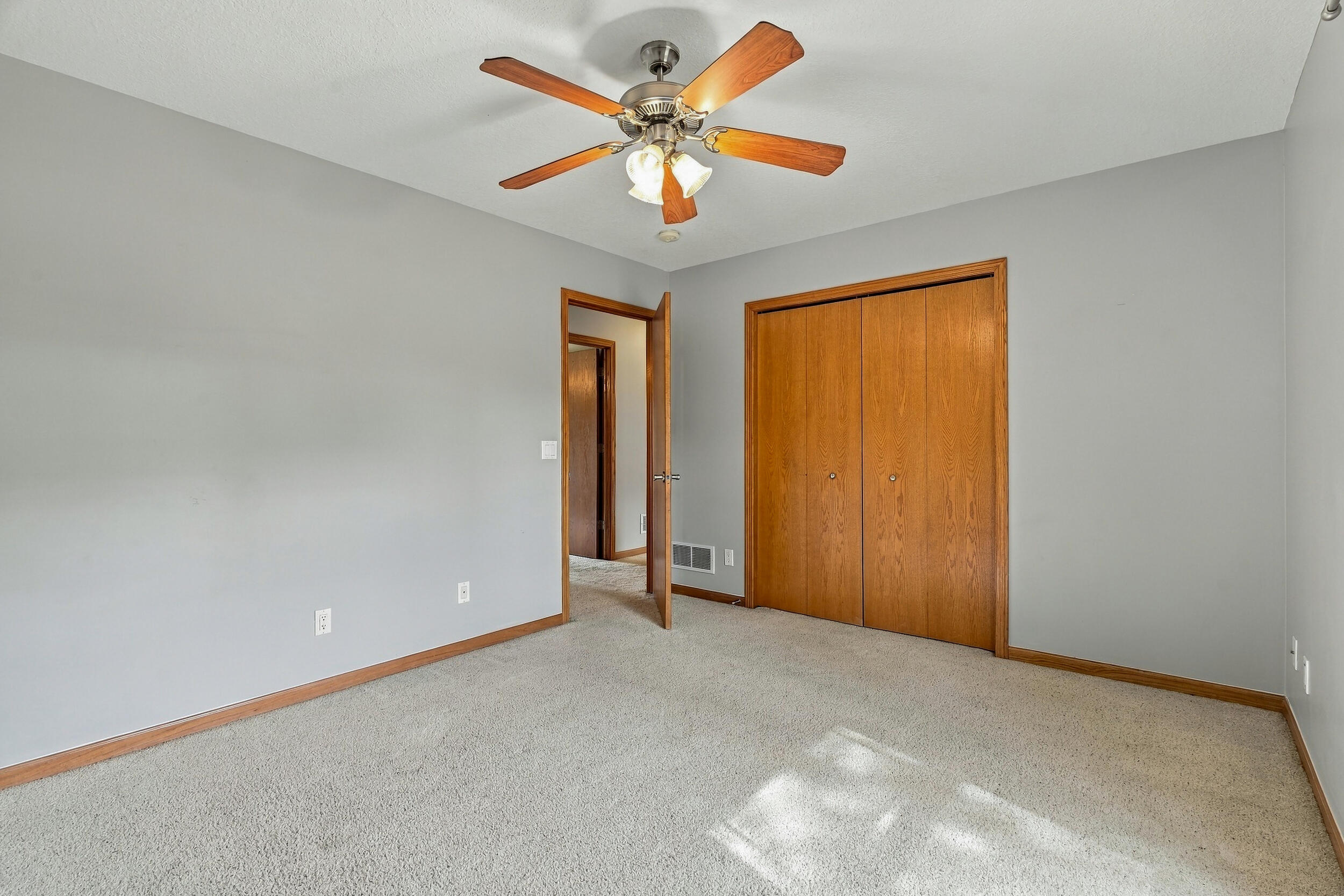 9325 E St Charles Rd Property Photo 20