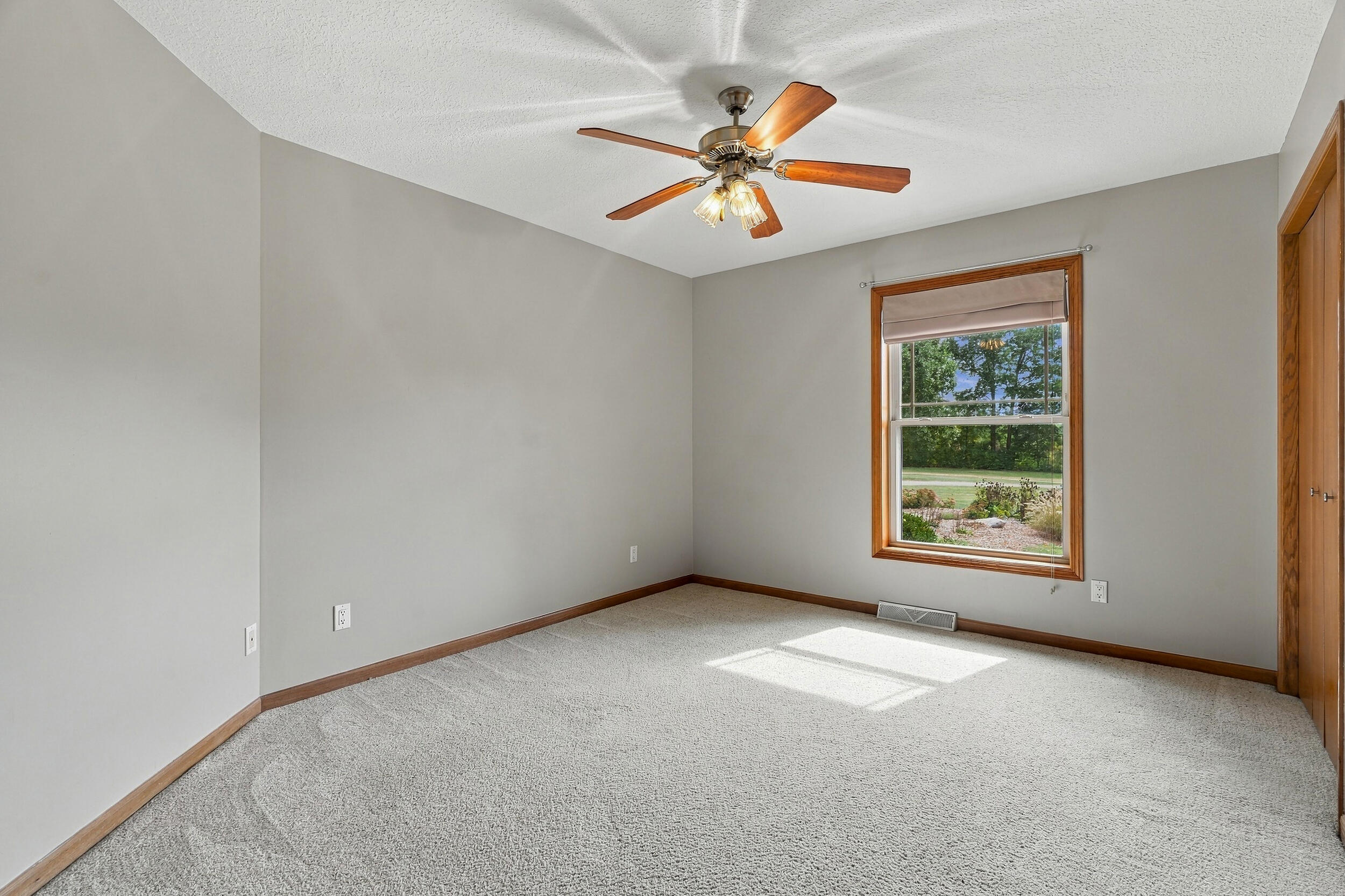9325 E St Charles Rd Property Photo 22
