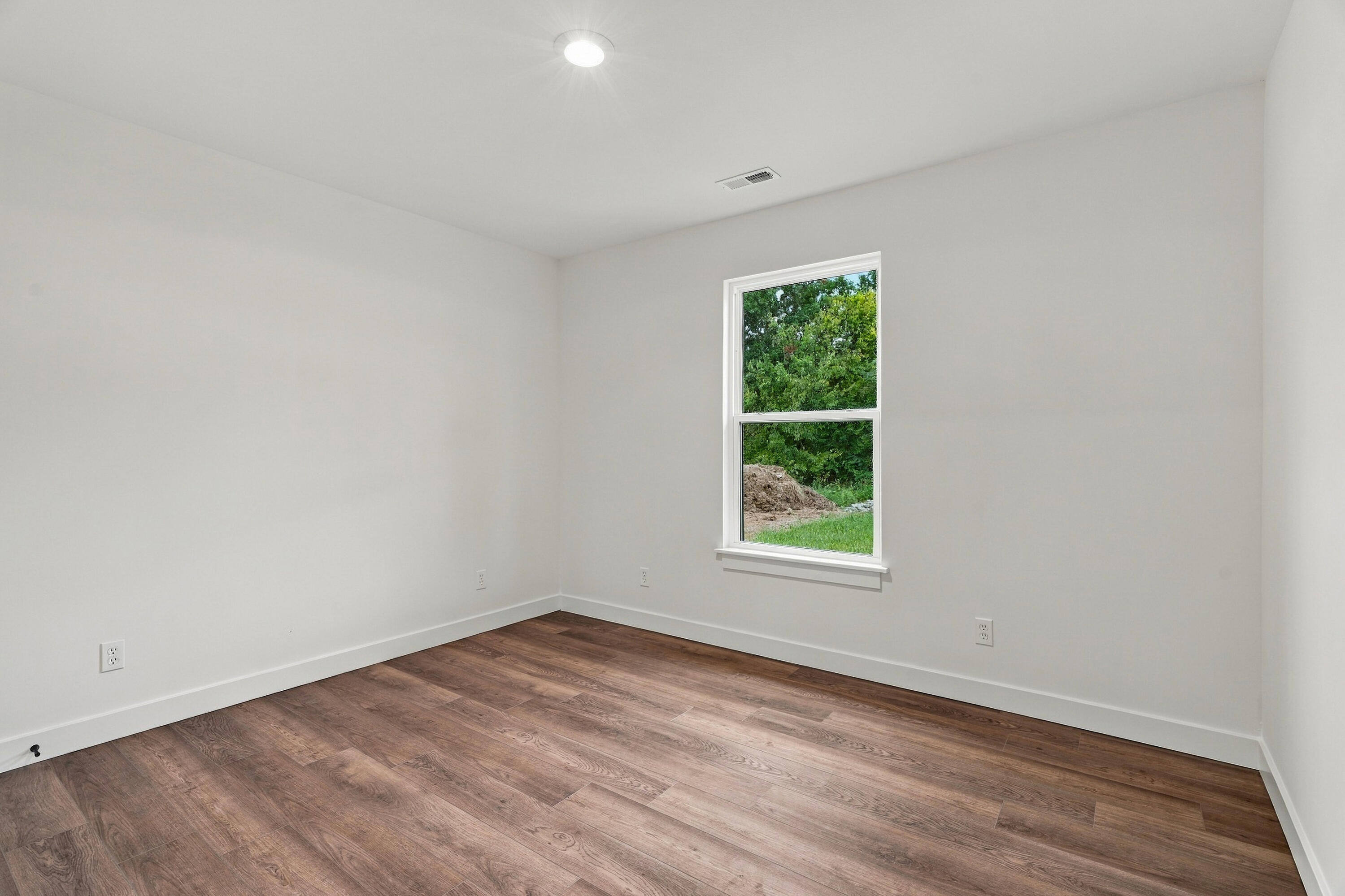 6012 Kestrel Property Photo 26