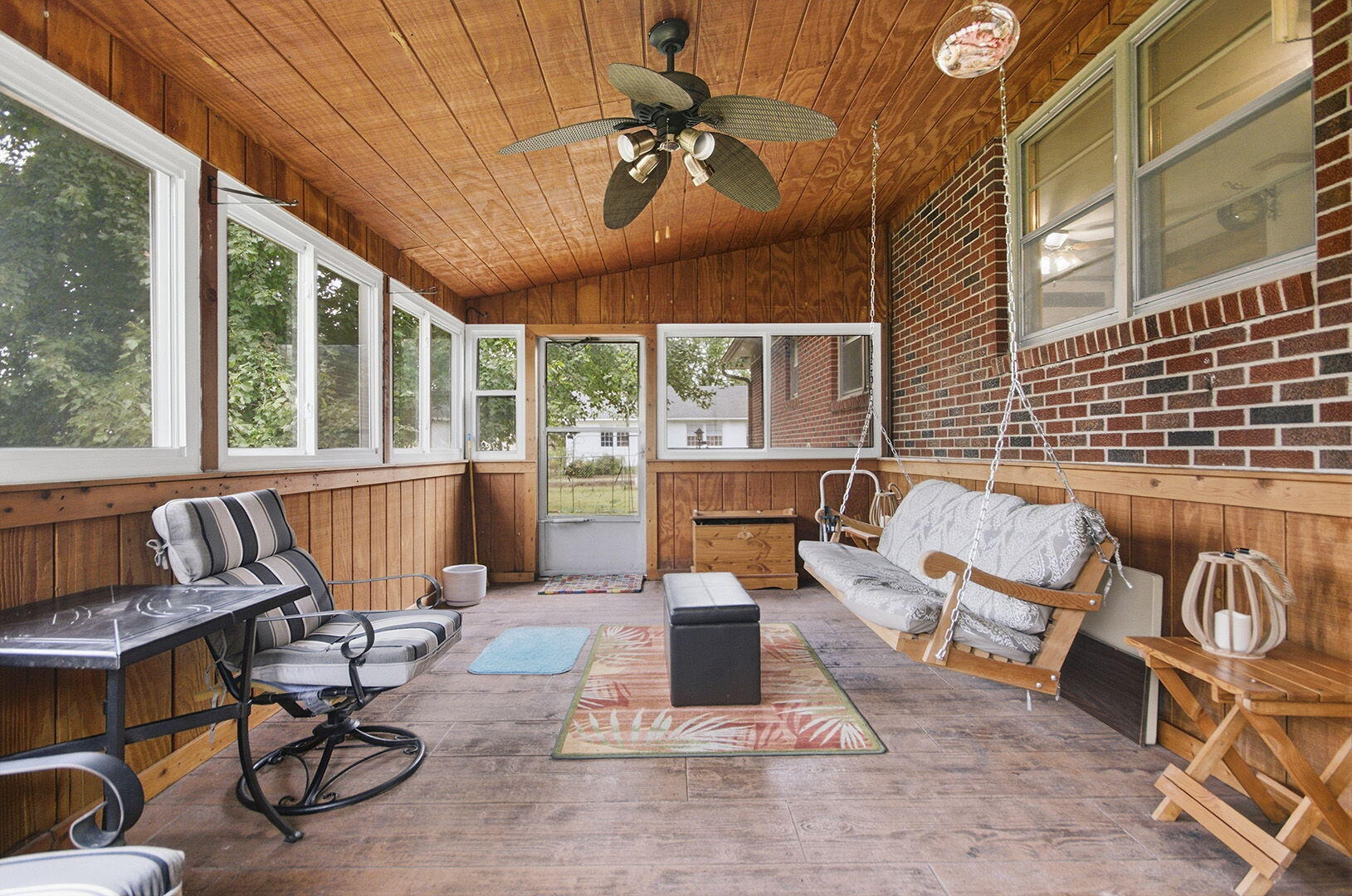 104 N Elm St Property Photo 31