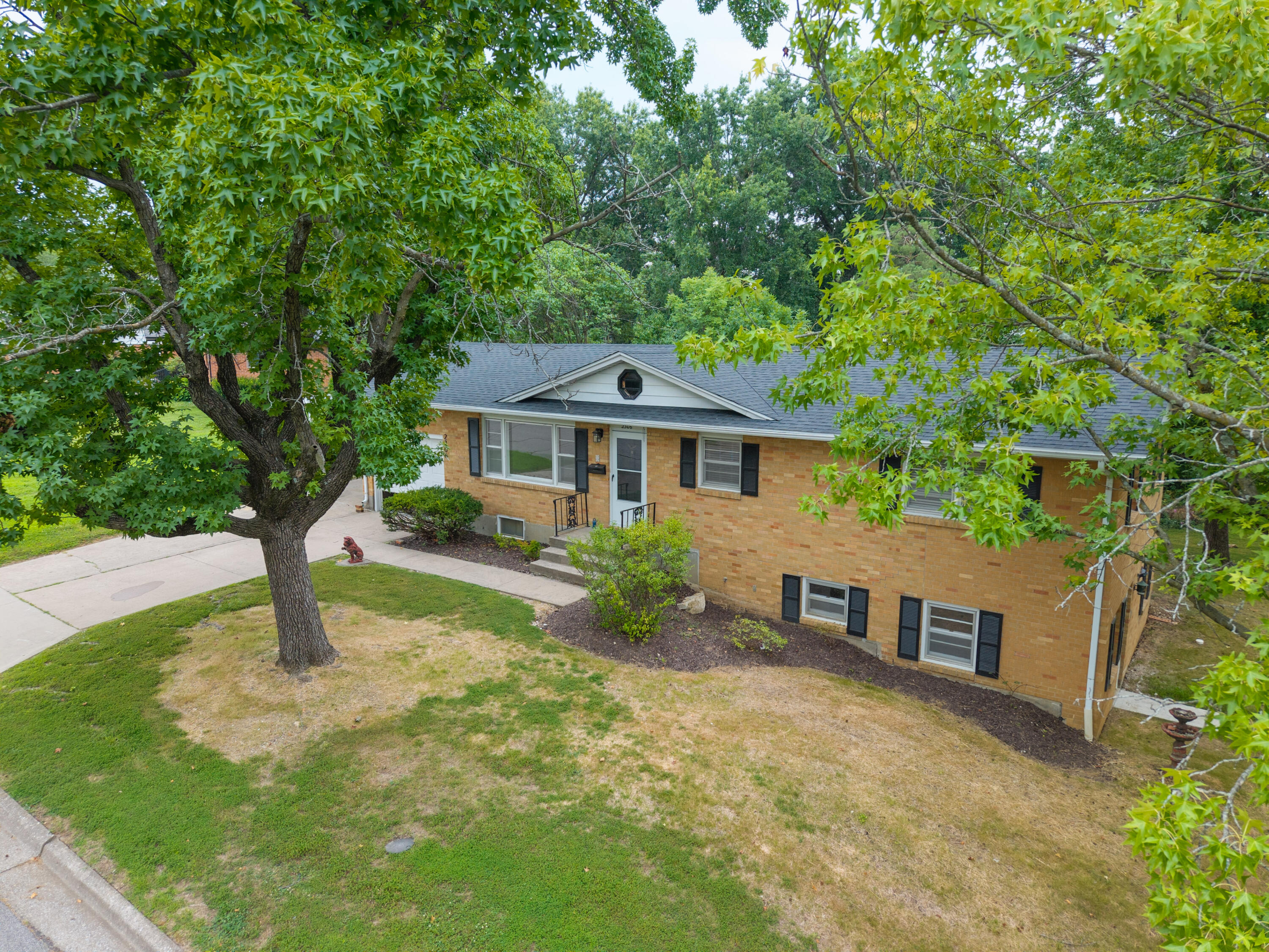 2306 Walther Ct Property Photo 4