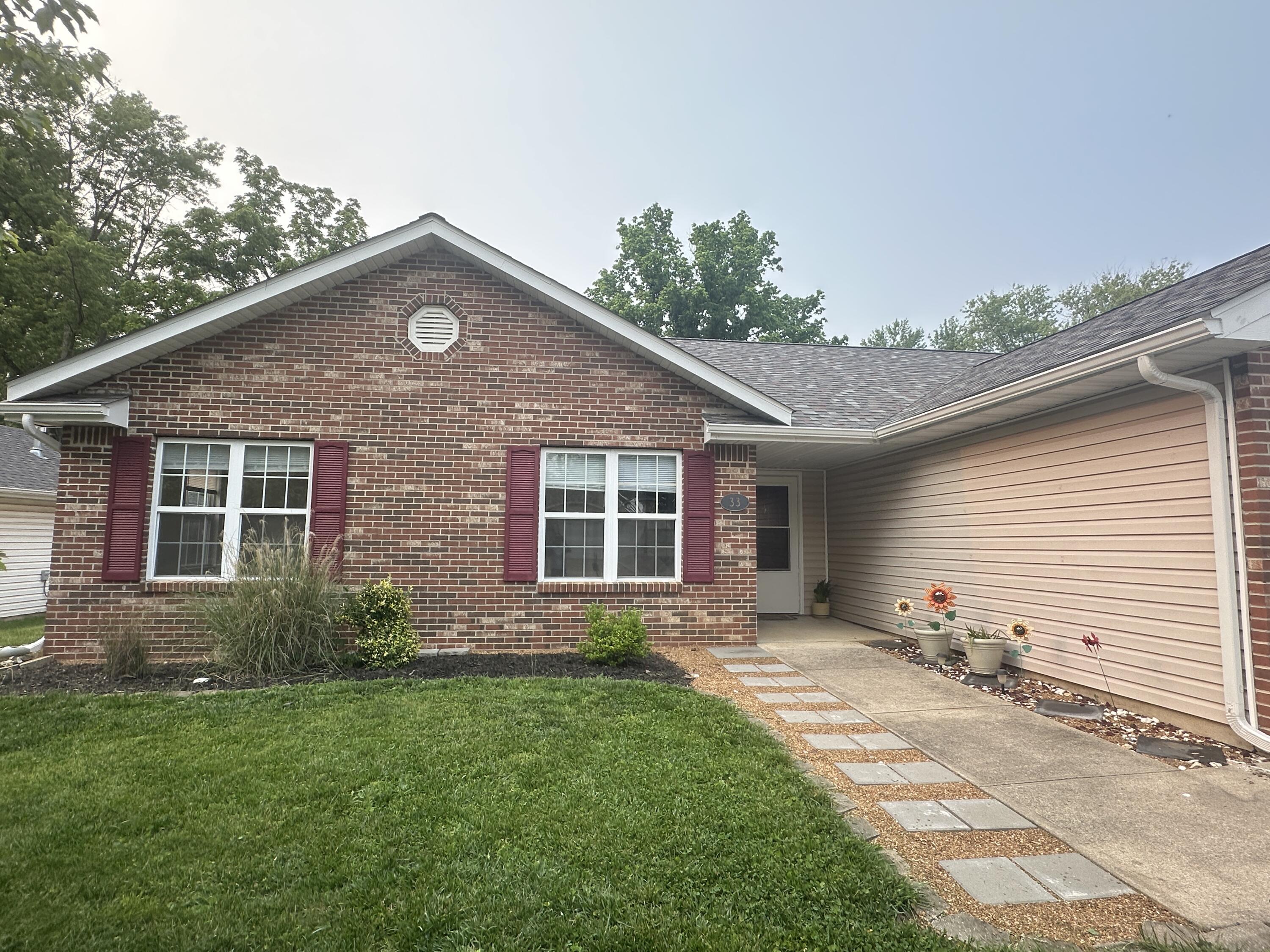 33 E Southbrook Ct Property Photo 1