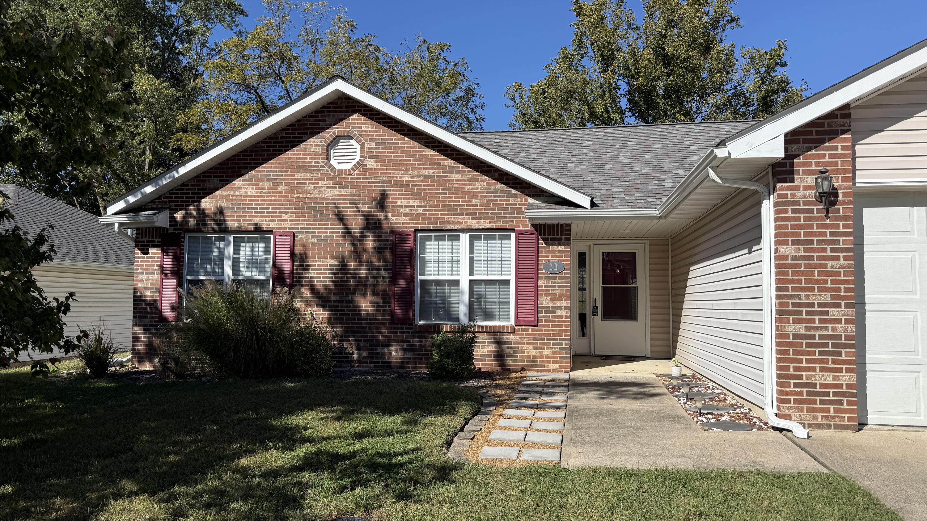 33 E Southbrook Ct Property Photo 2