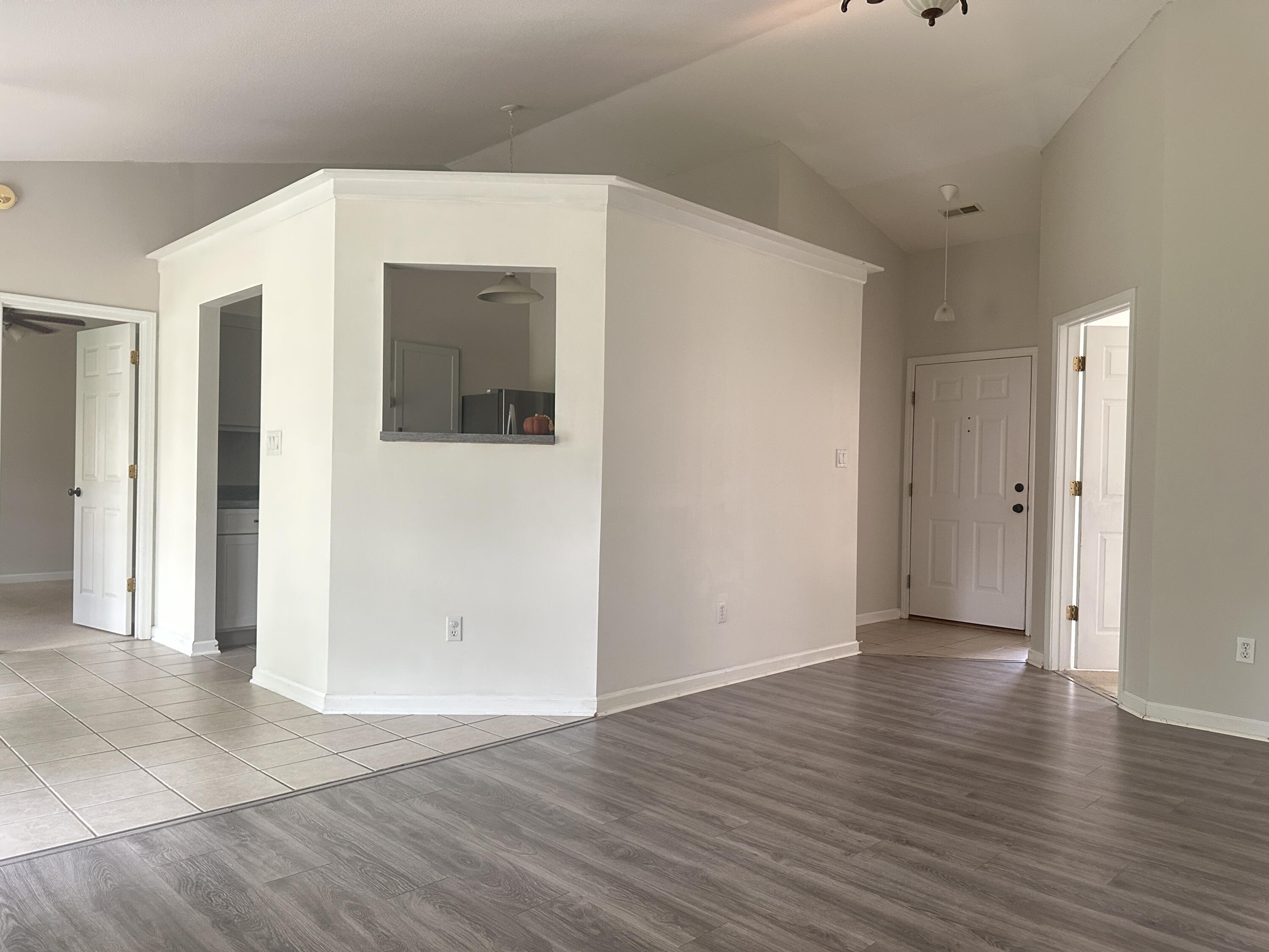33 E Southbrook Ct Property Photo 5