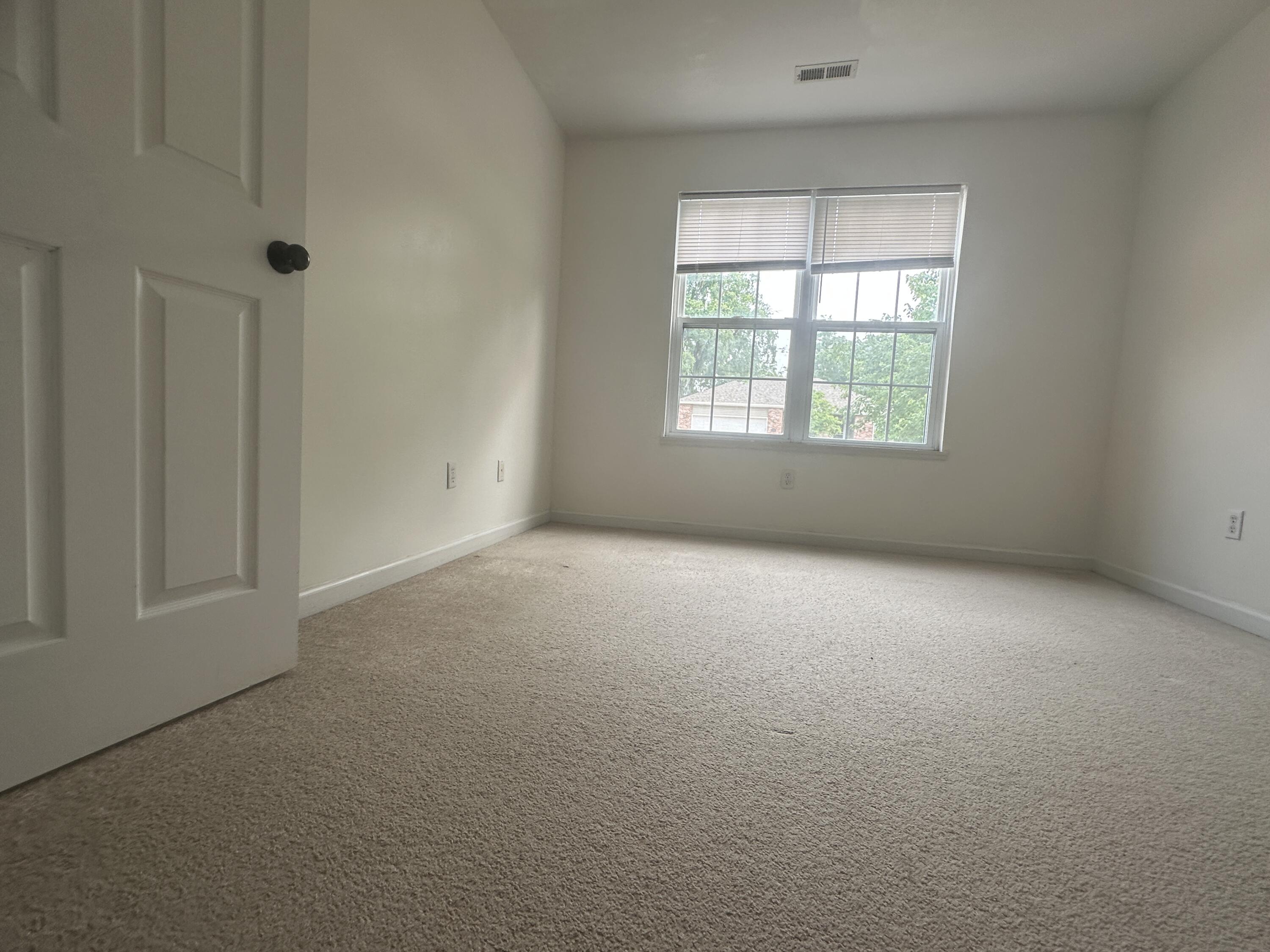 33 E Southbrook Ct Property Photo 9
