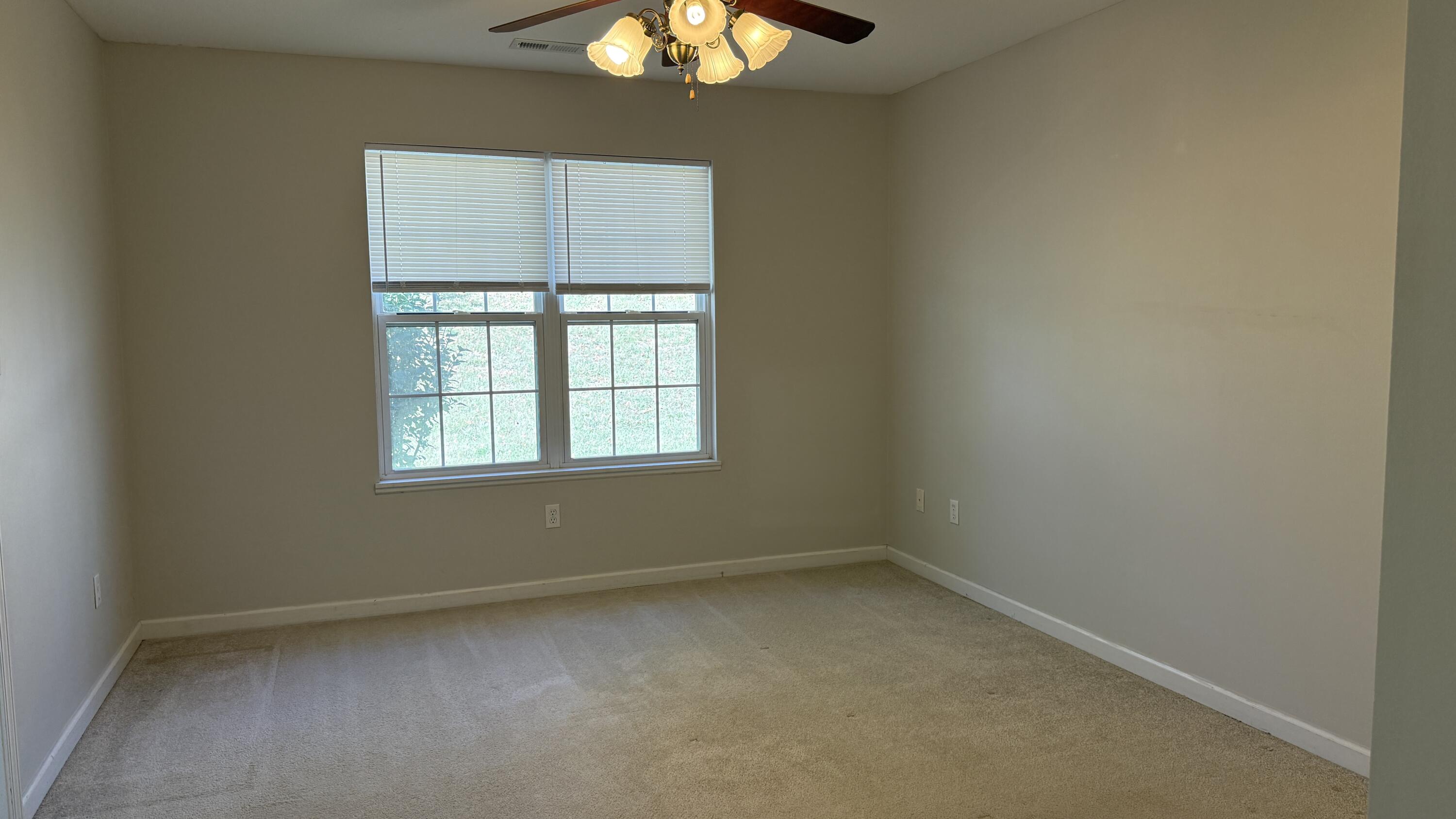 33 E Southbrook Ct Property Photo 9
