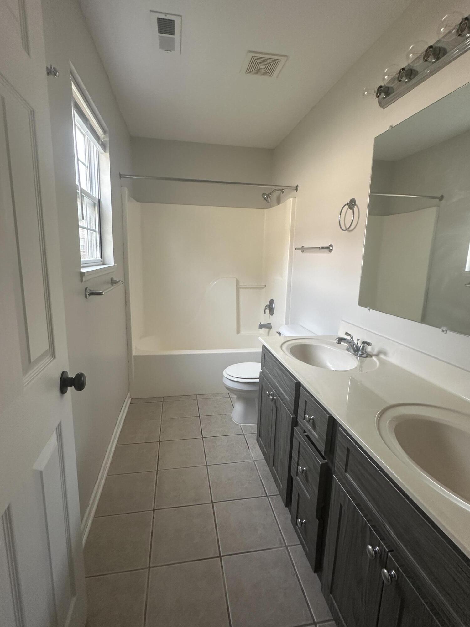 33 E Southbrook Ct Property Photo 13