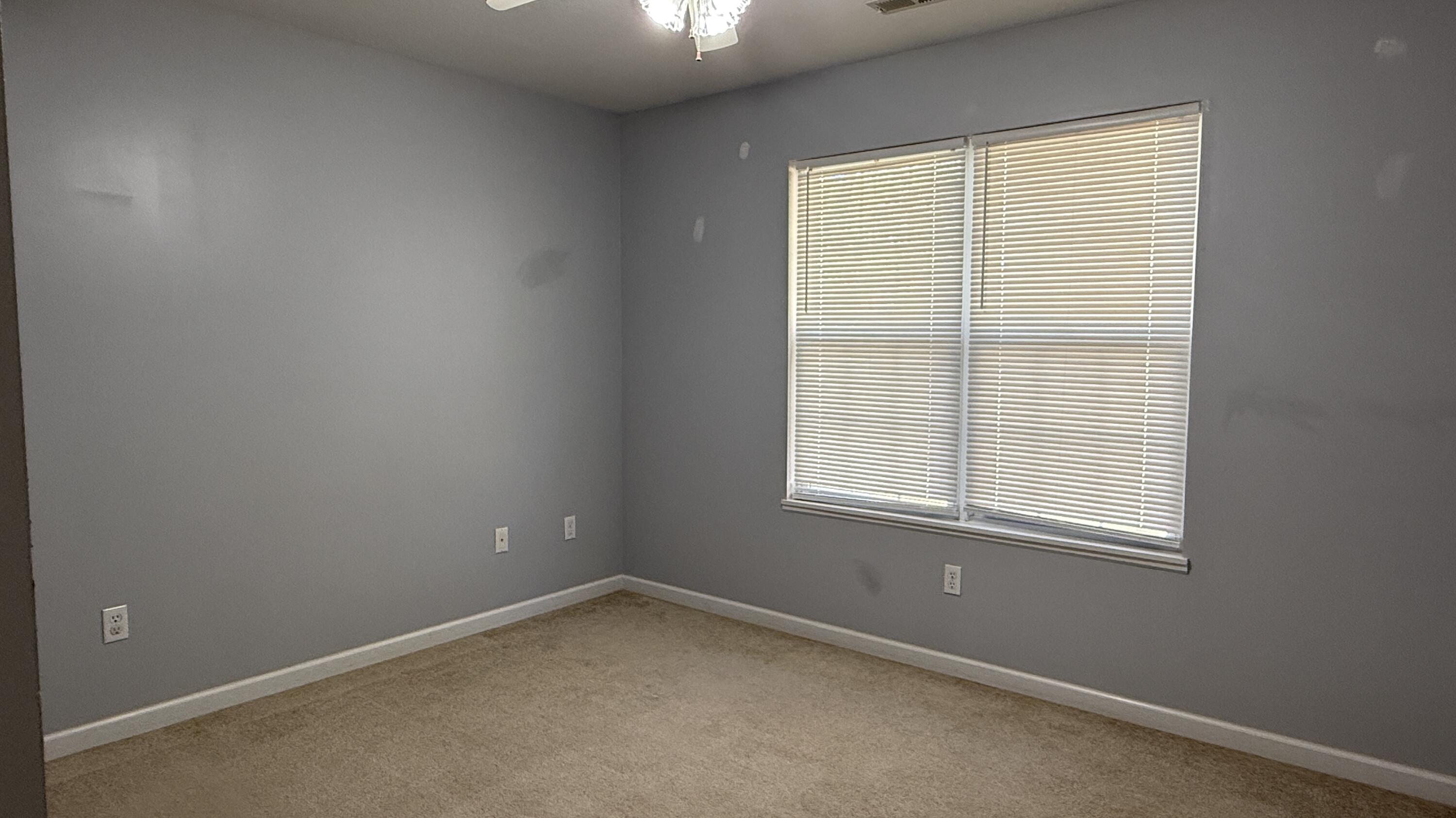 33 E Southbrook Ct Property Photo 17