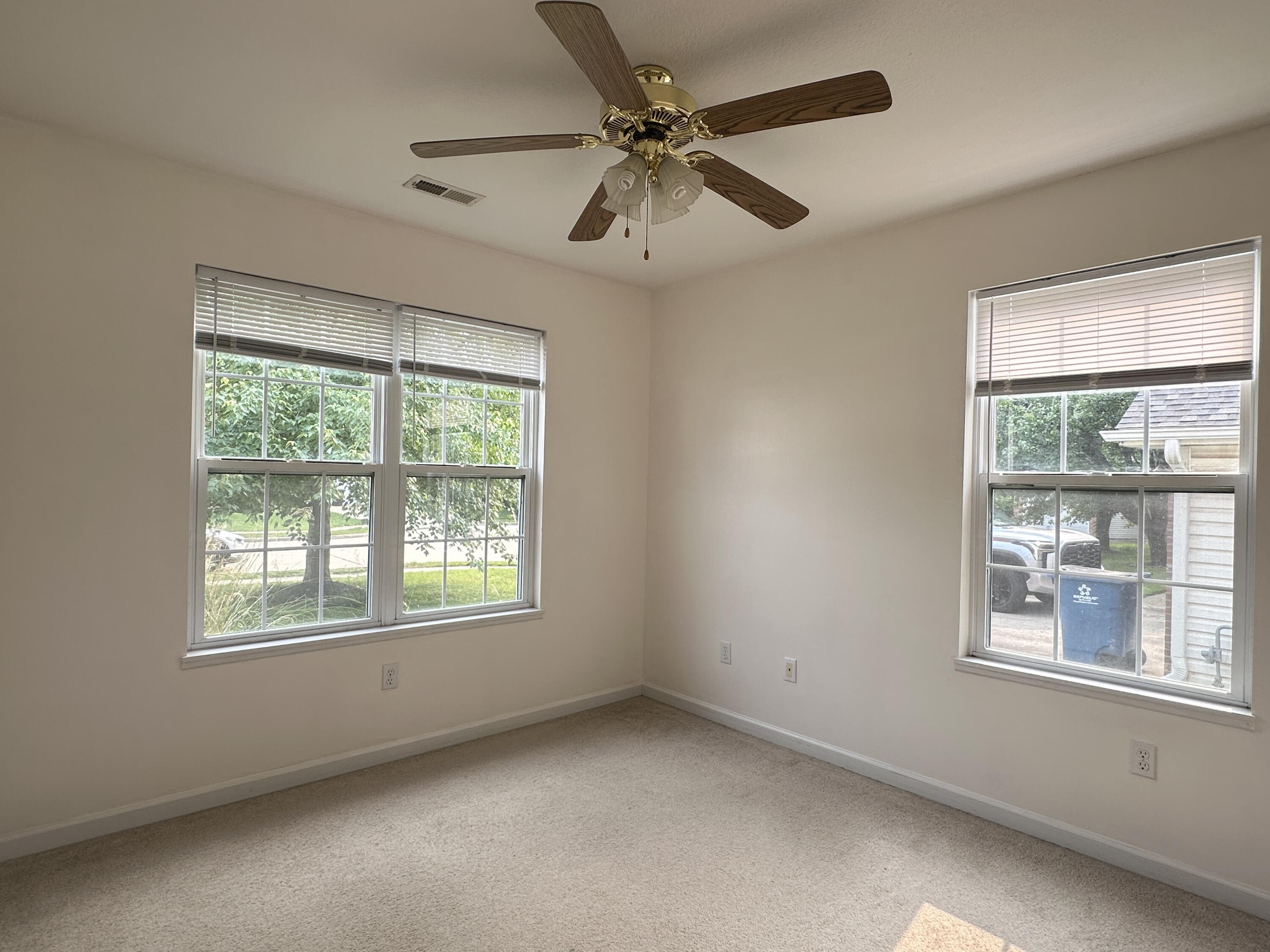 33 E Southbrook Ct Property Photo 20