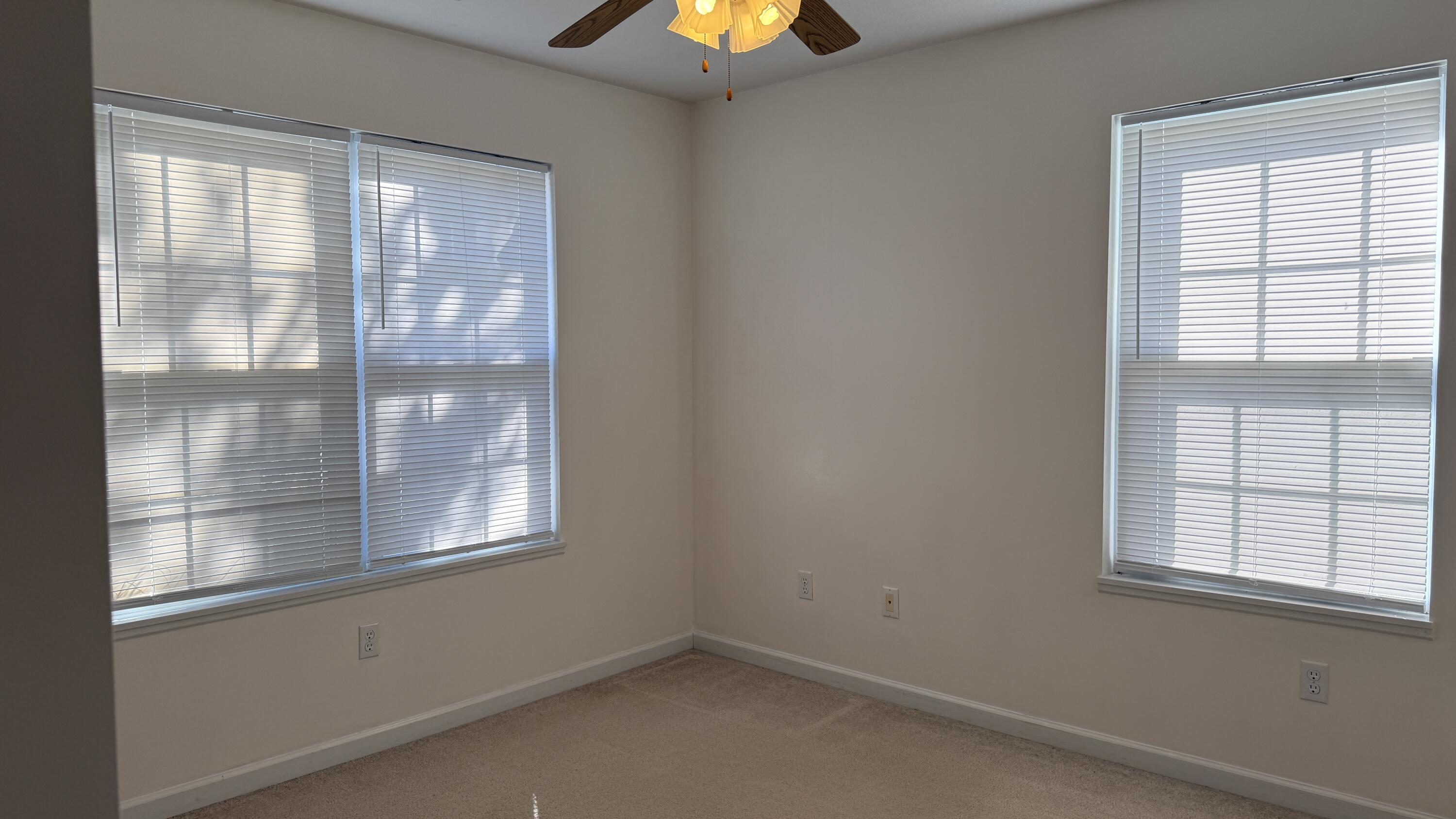 33 E Southbrook Ct Property Photo 22
