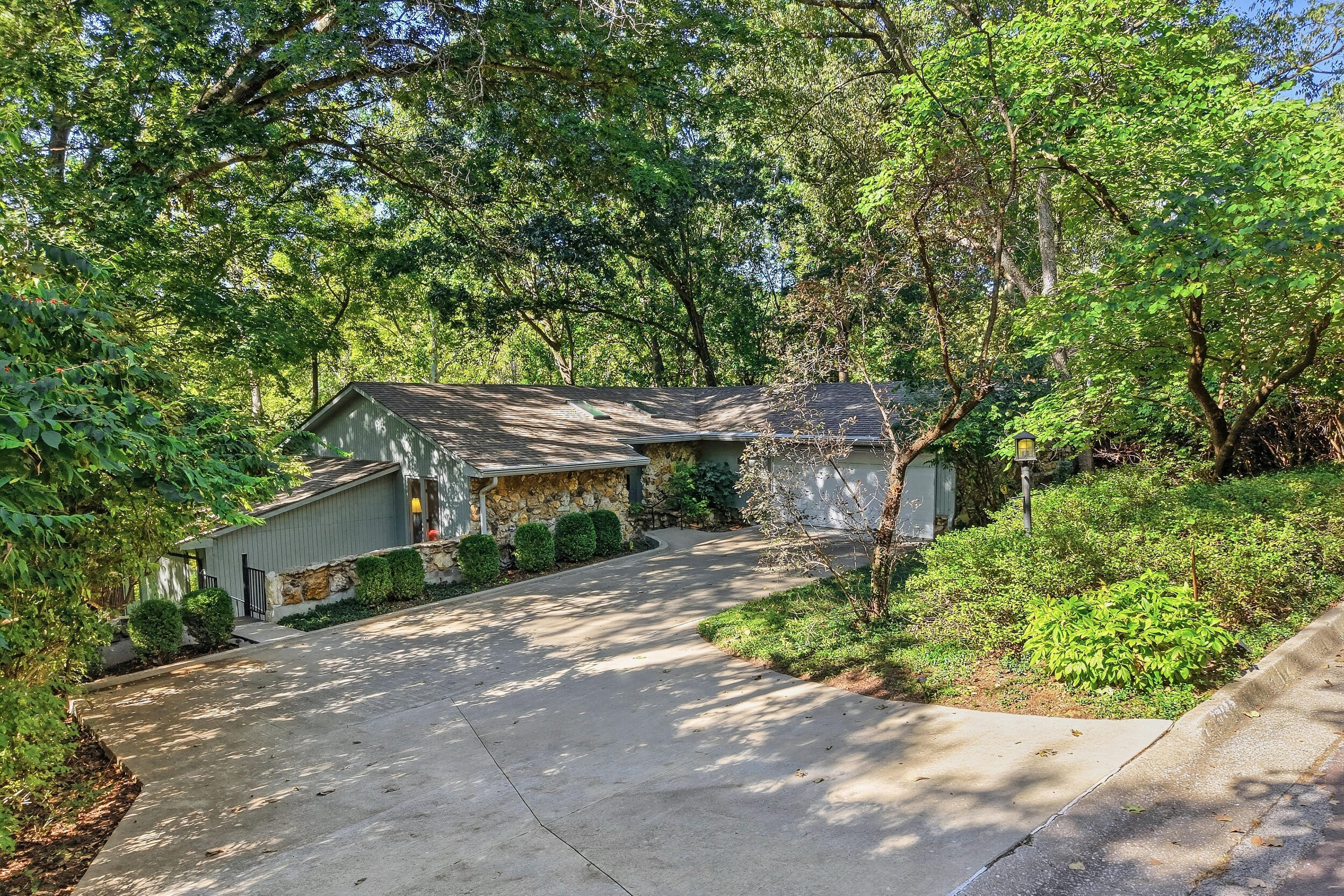 309 W Burnam Rd Property Photo 56