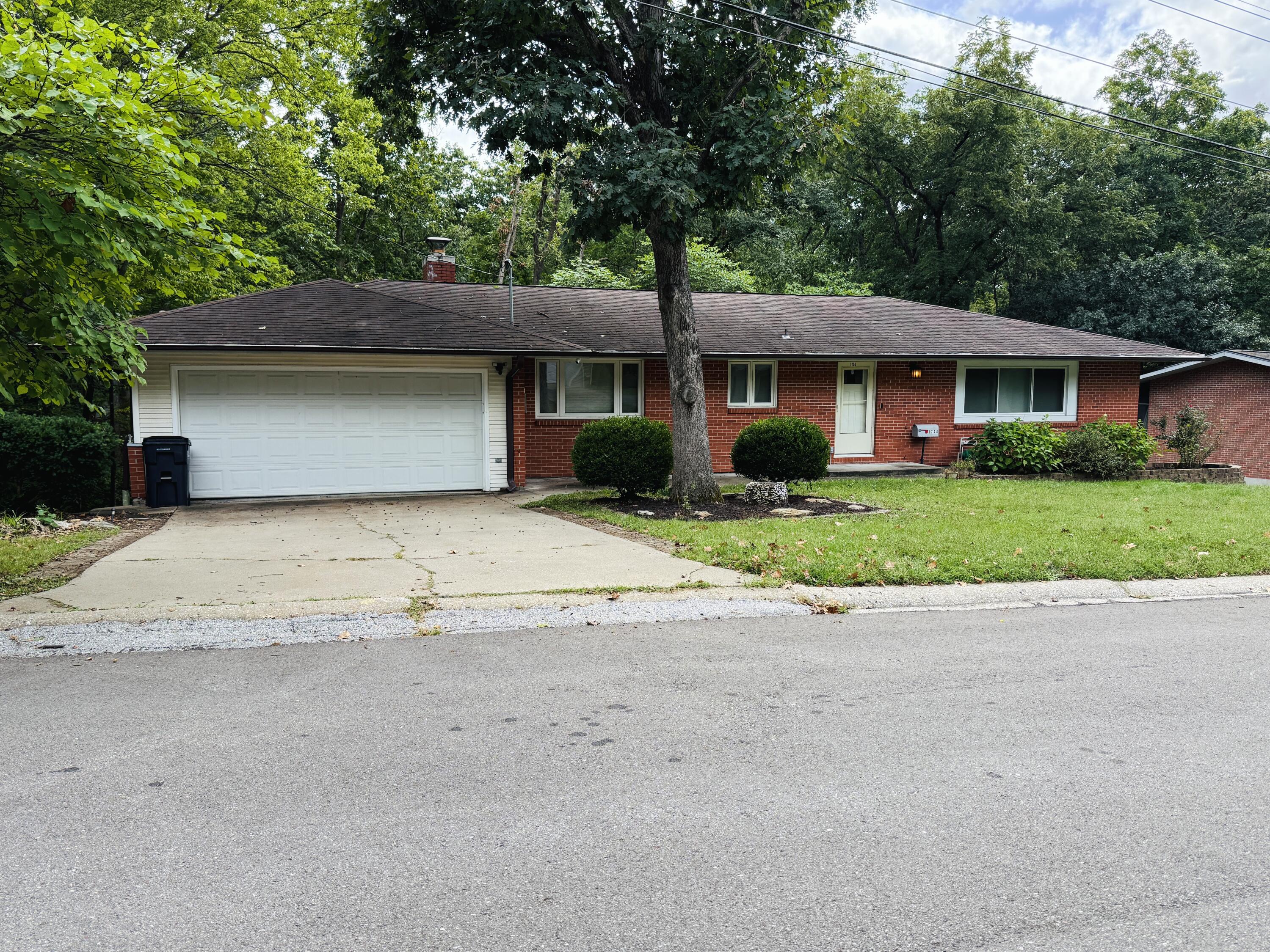 1704 Ridgemont Property Photo 3
