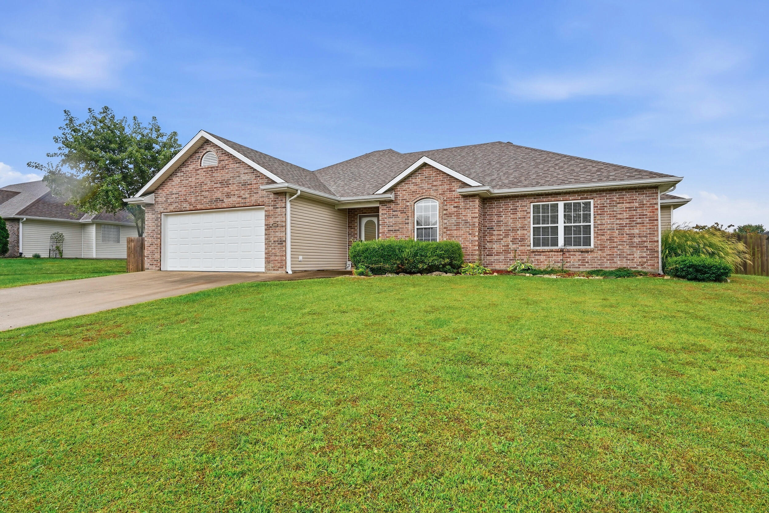 600 Justin Ln Property Photo 1