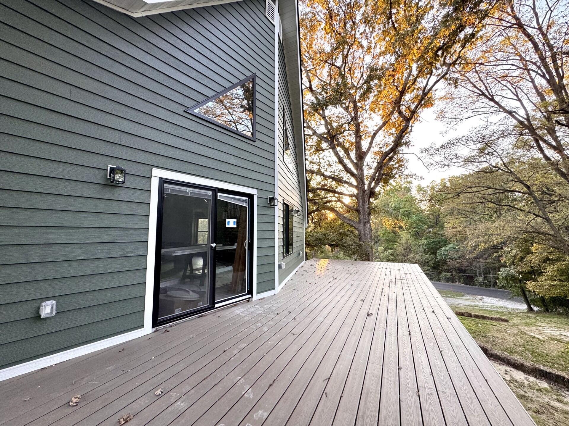 1219 Ridgemont Ct Property Photo 3