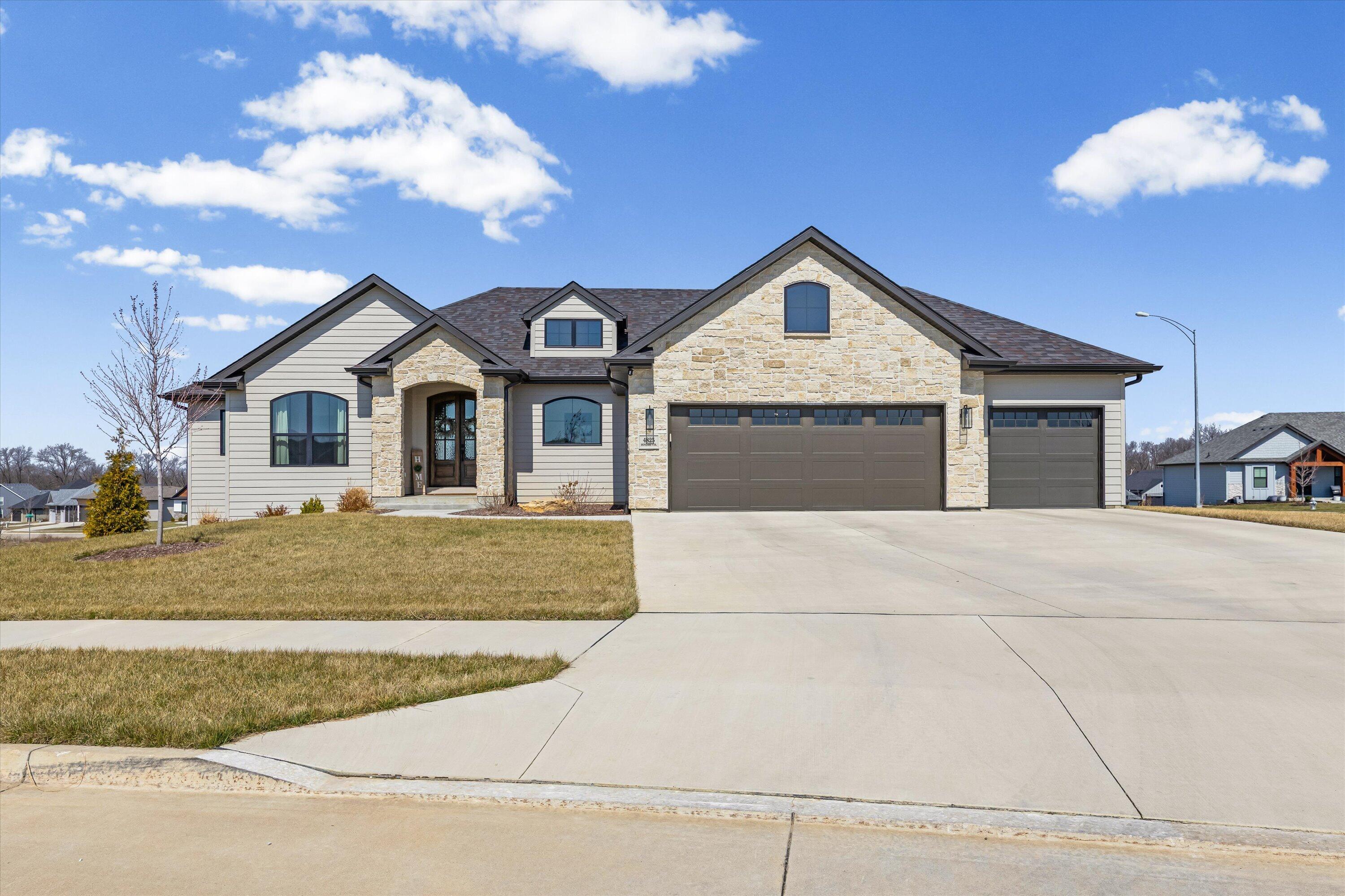 4825 Hoylake Cir Property Photo 1