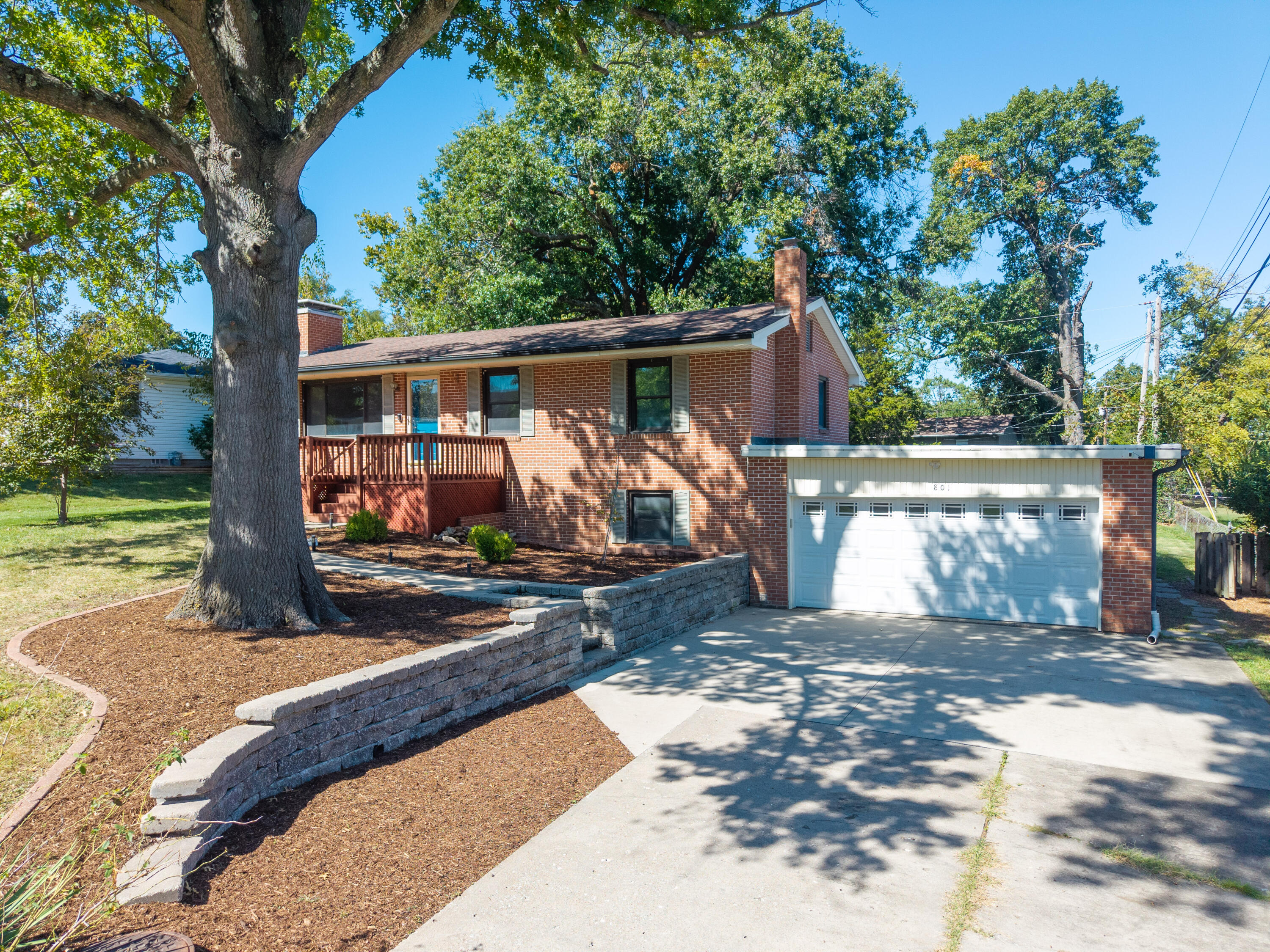 801 Cypress Ln Property Photo 1