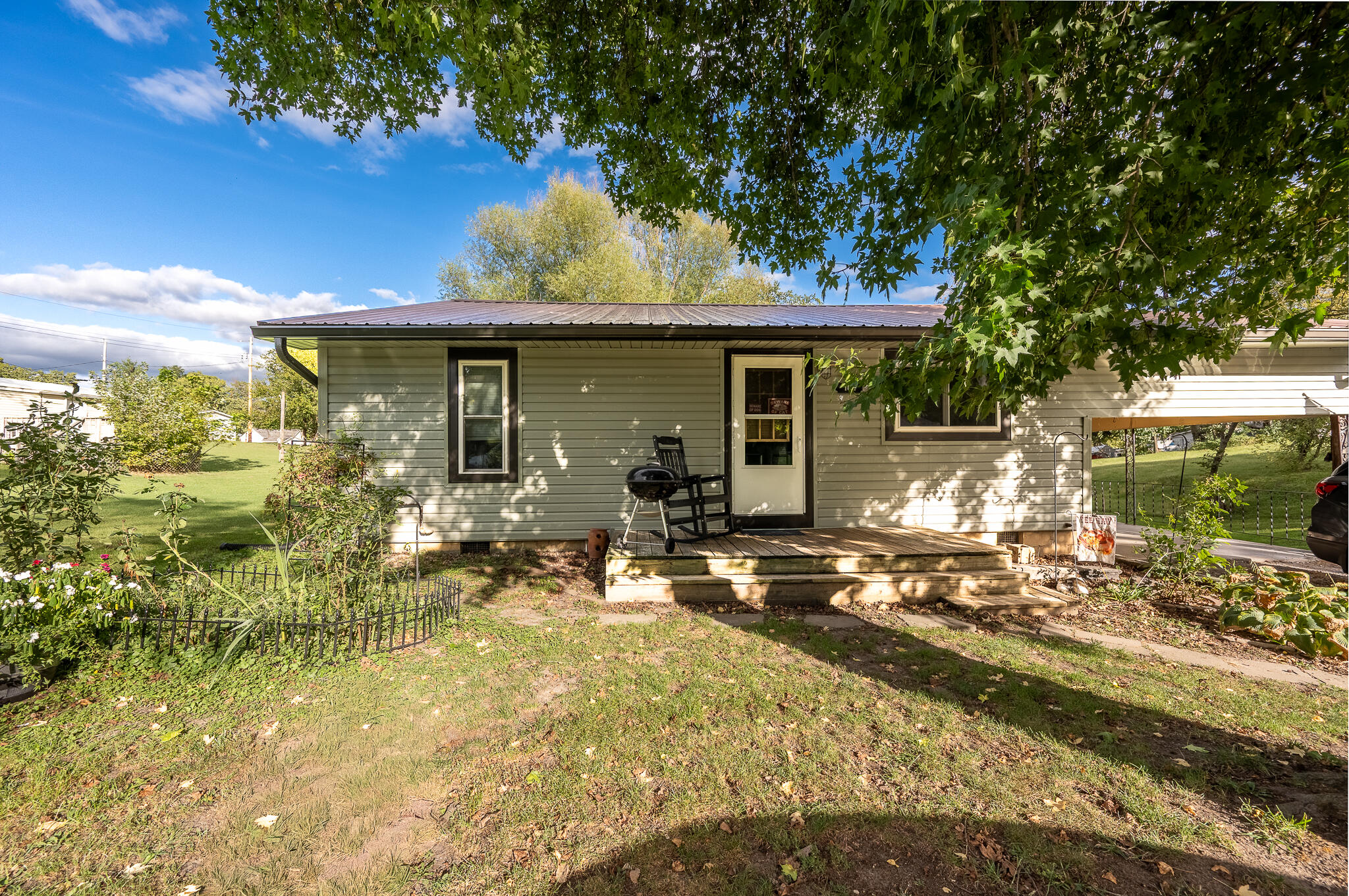 102 Missouri St Property Photo 1