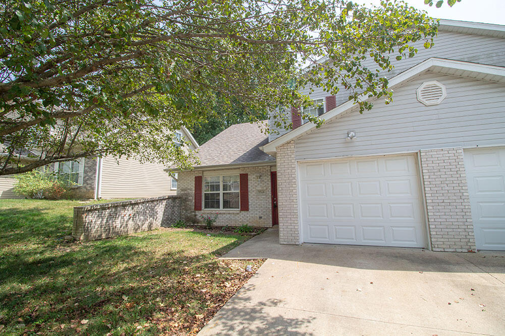 5569 PINEHURST LN Property Photo 1