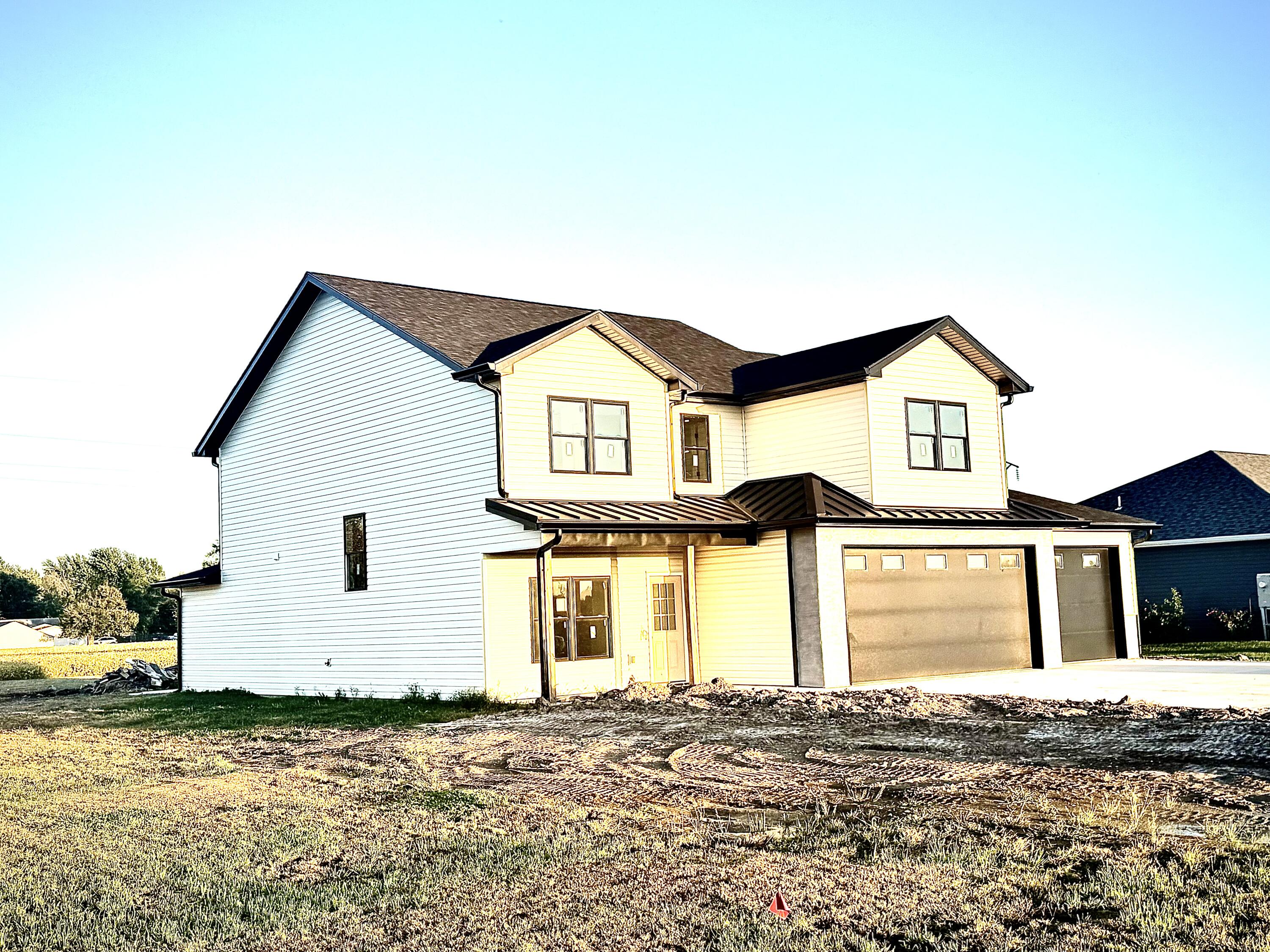 14 W Larry's Ln Property Photo 1