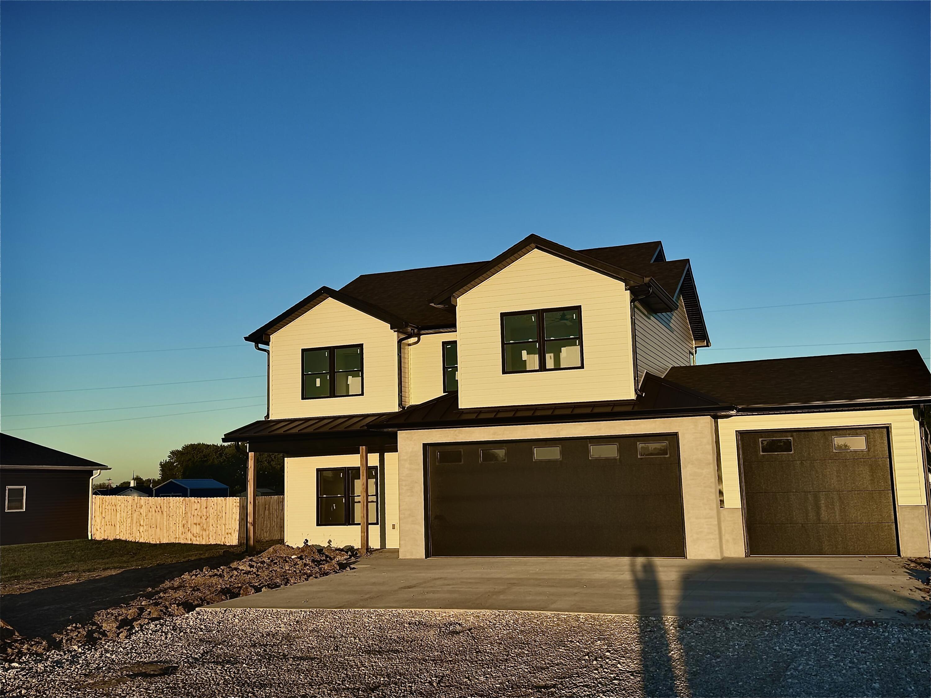 14 W Larry's Ln Property Photo 3
