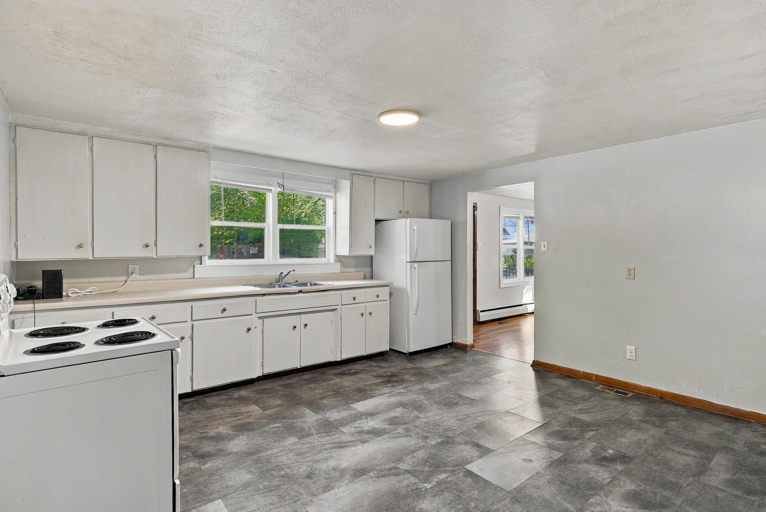 305 Hirth Ave Property Photo 9