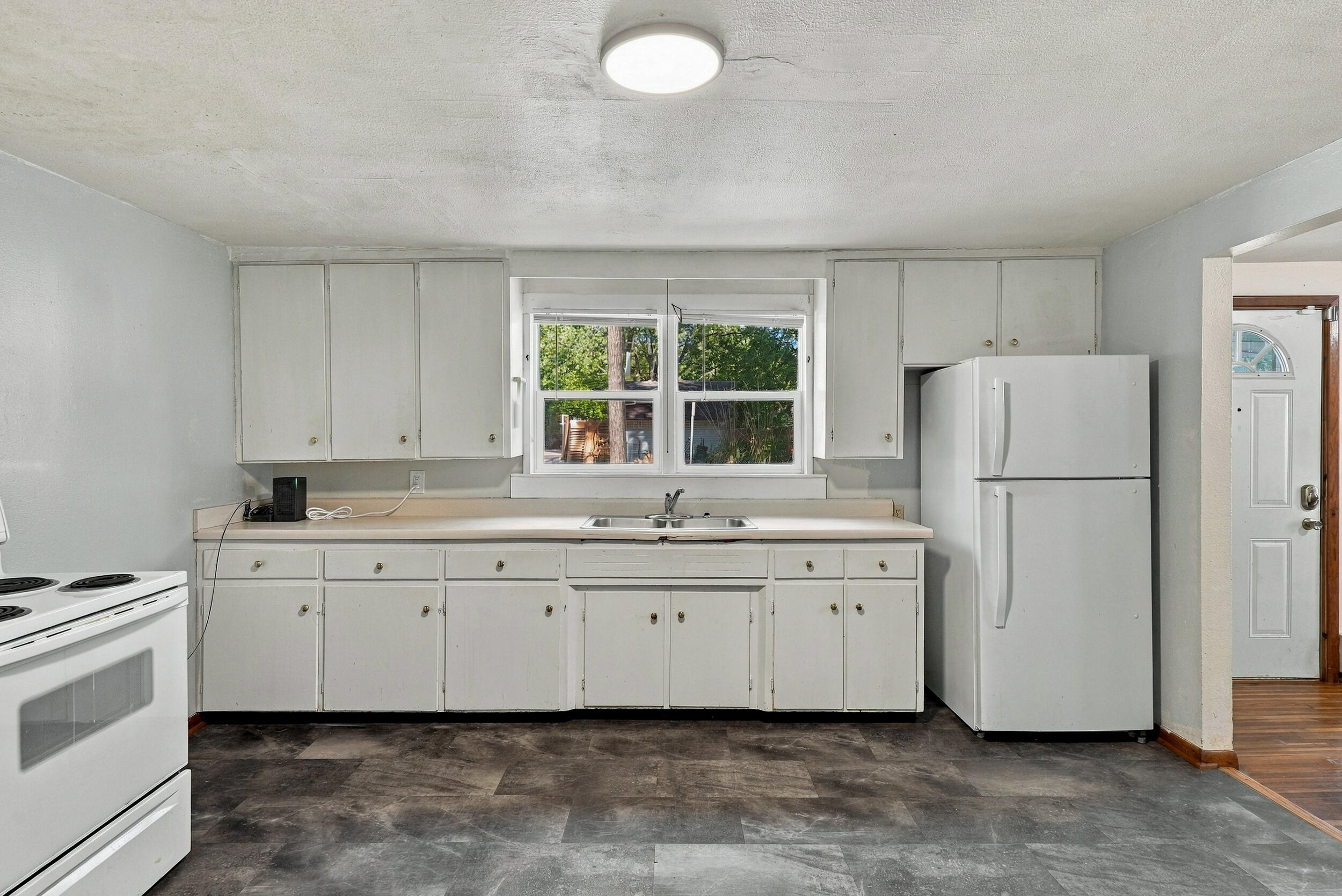 305 Hirth Ave Property Photo 11