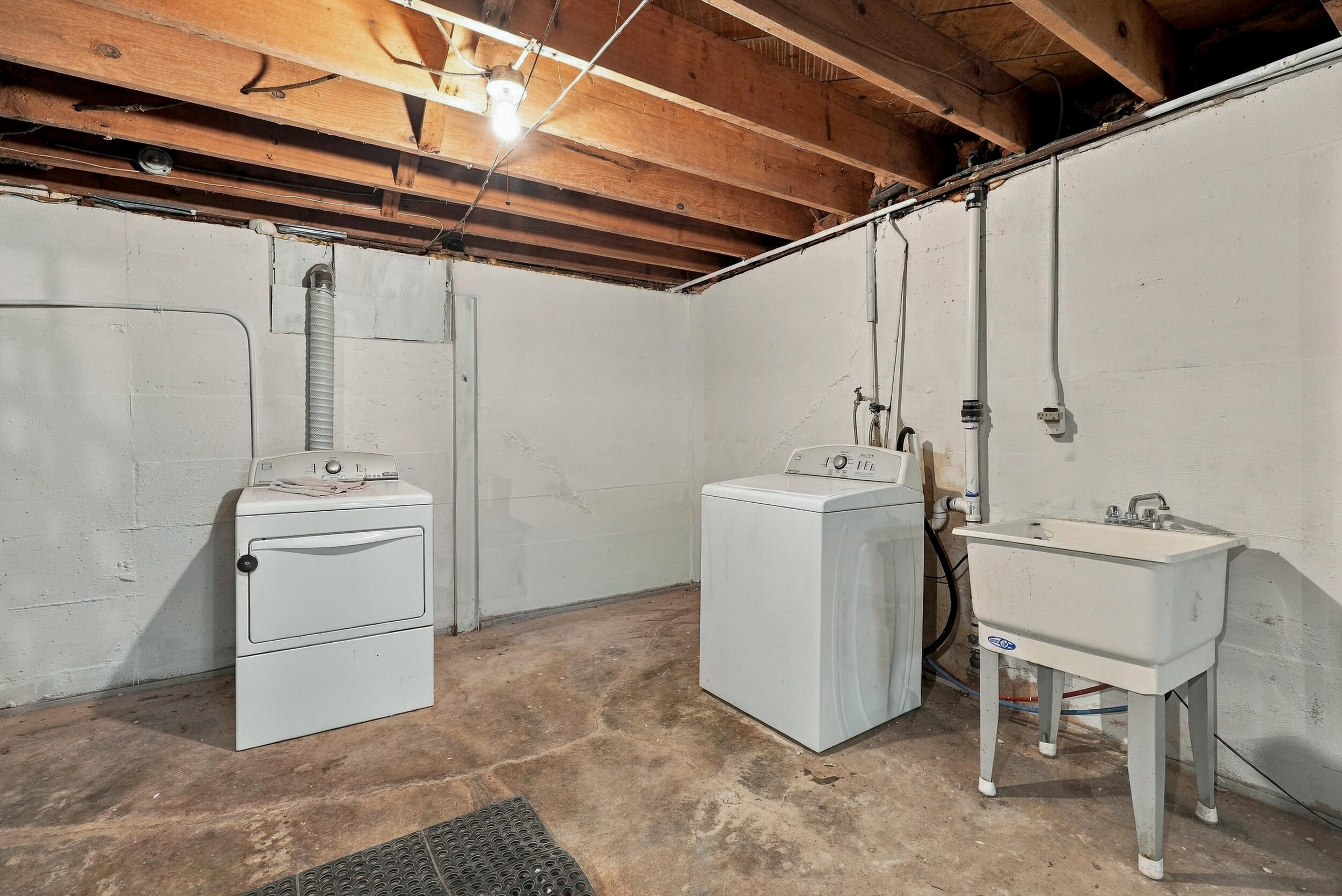 305 Hirth Ave Property Photo 22